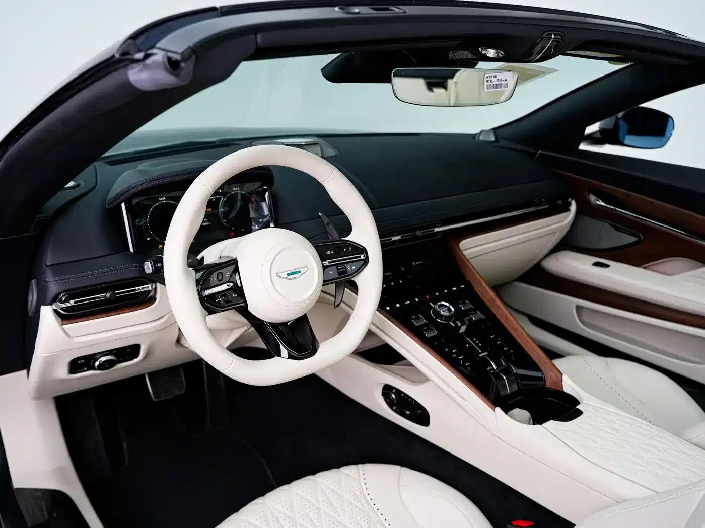 Aston Martin DB12 2025 4.0T V8 Volante — миниатюра 10