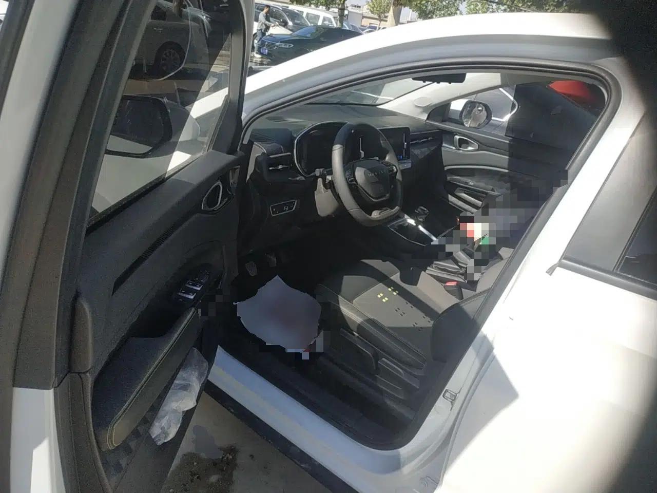 Baojun RM-5 2019 1.5T Manual Elite Version with 24-Hour Online Service 6 Seats — миниатюра 19