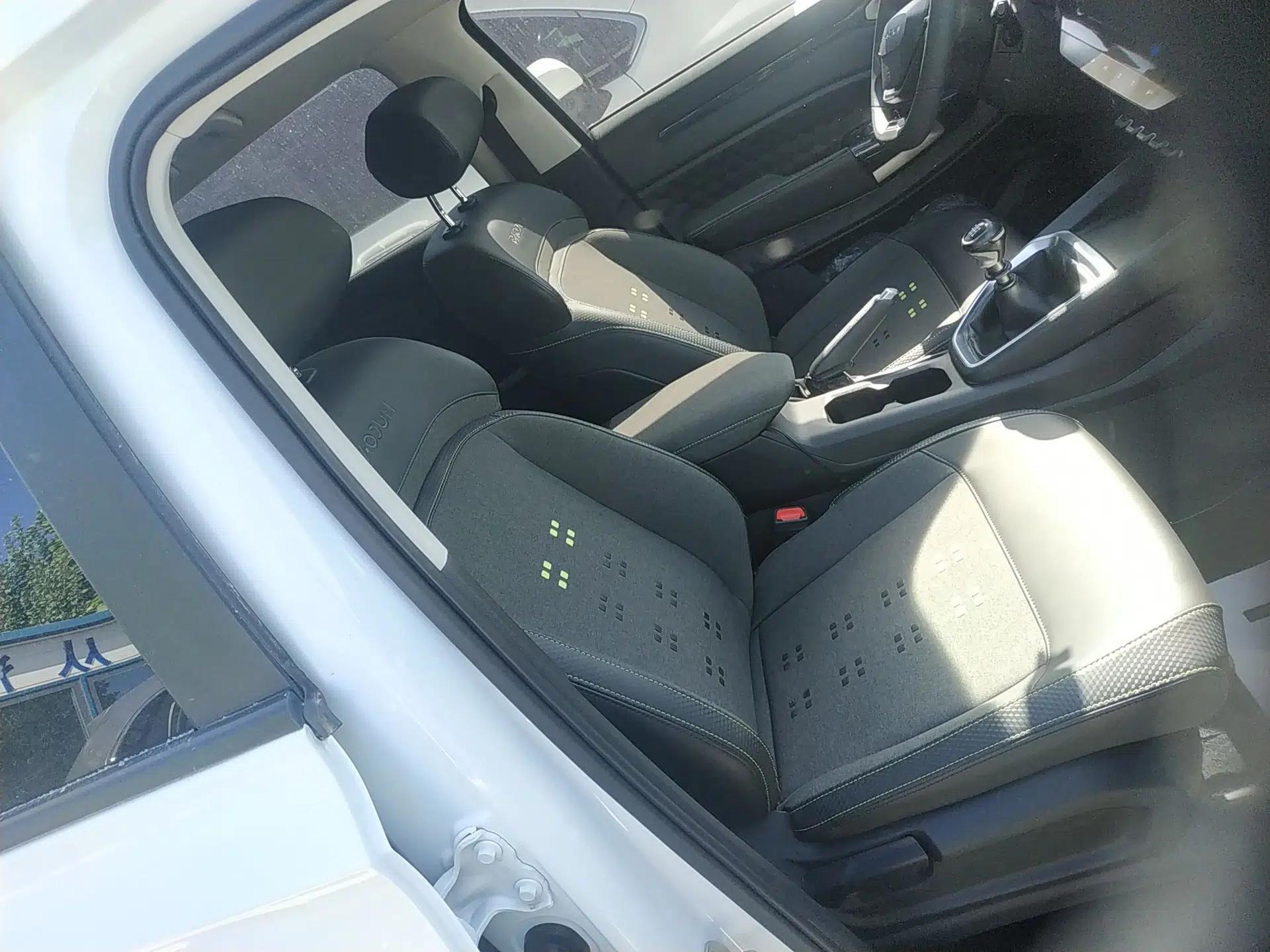 Baojun RM-5 2019 1.5T Manual Elite Version with 24-Hour Online Service 6 Seats — миниатюра 23
