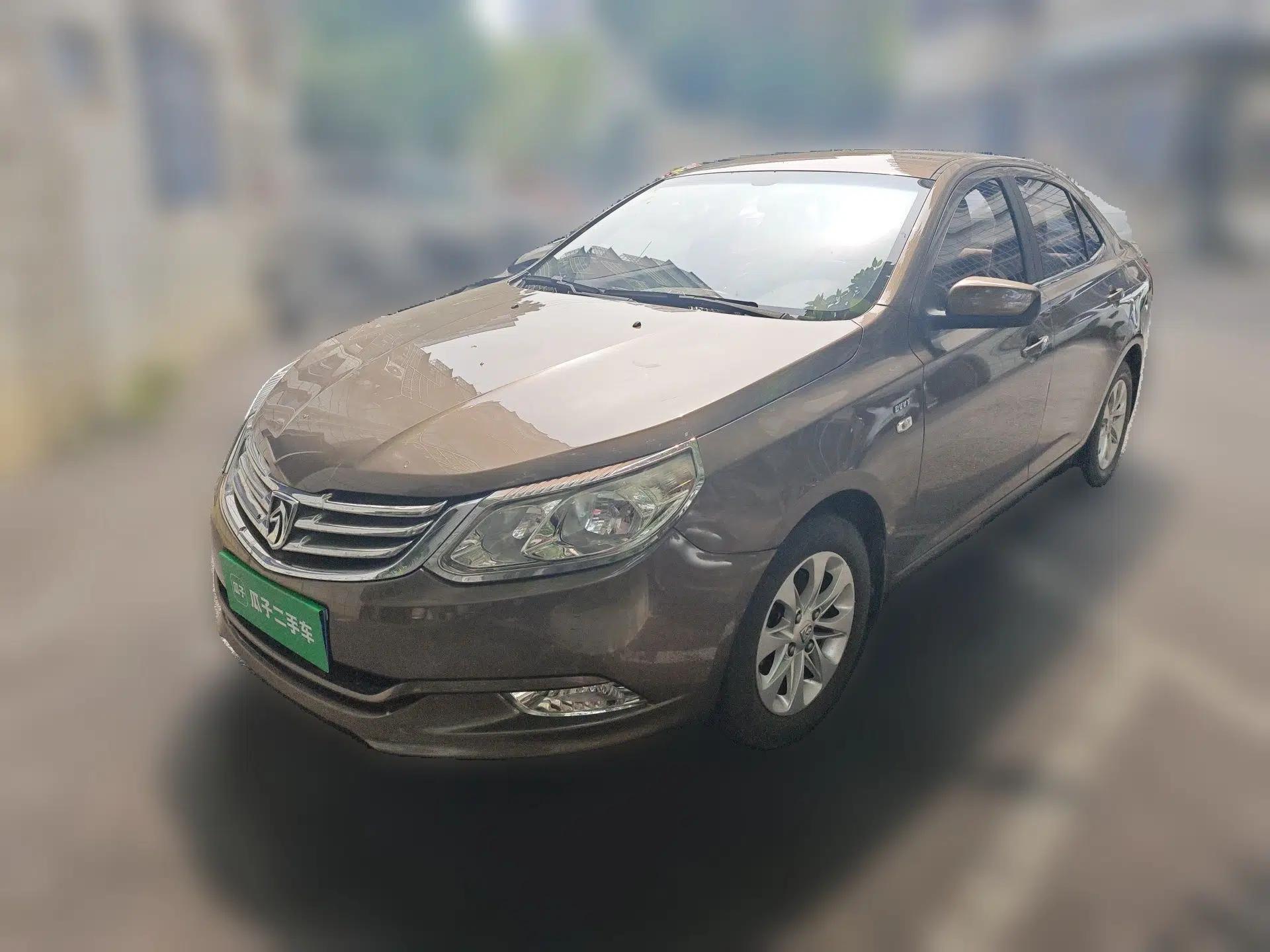 Baojun 630 2013 1.5L manual Comfort trim — миниатюра 1