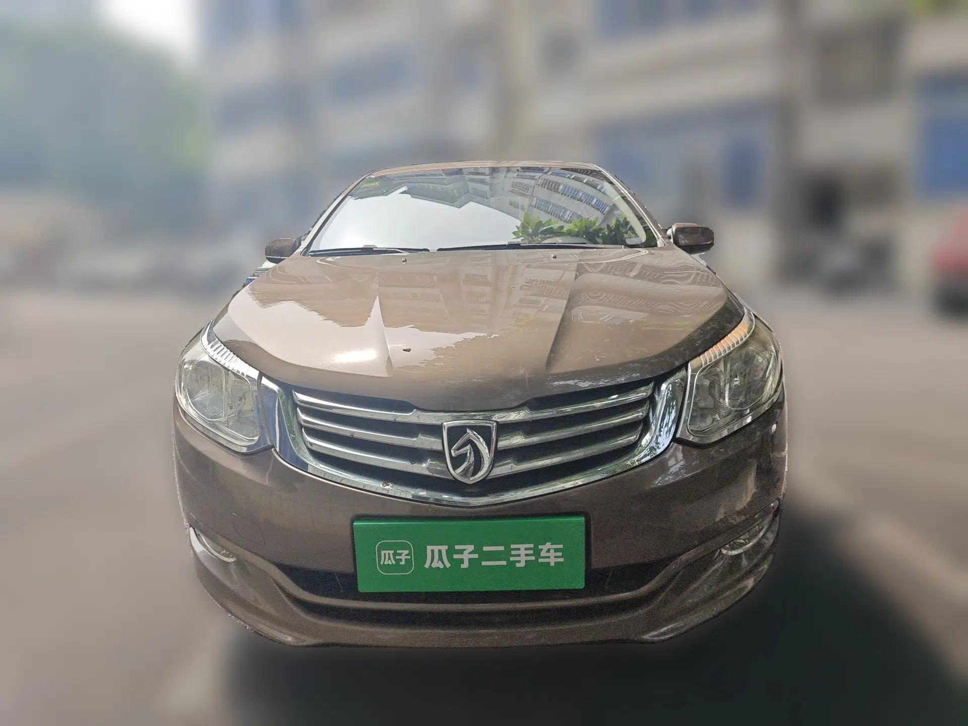 Baojun 630 2013 1.5L manual Comfort trim — миниатюра 2