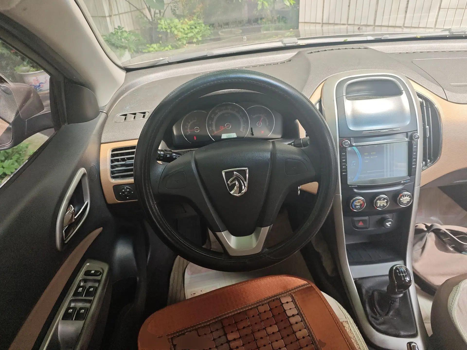 Baojun 630 2013 1.5L manual Comfort trim — миниатюра 11