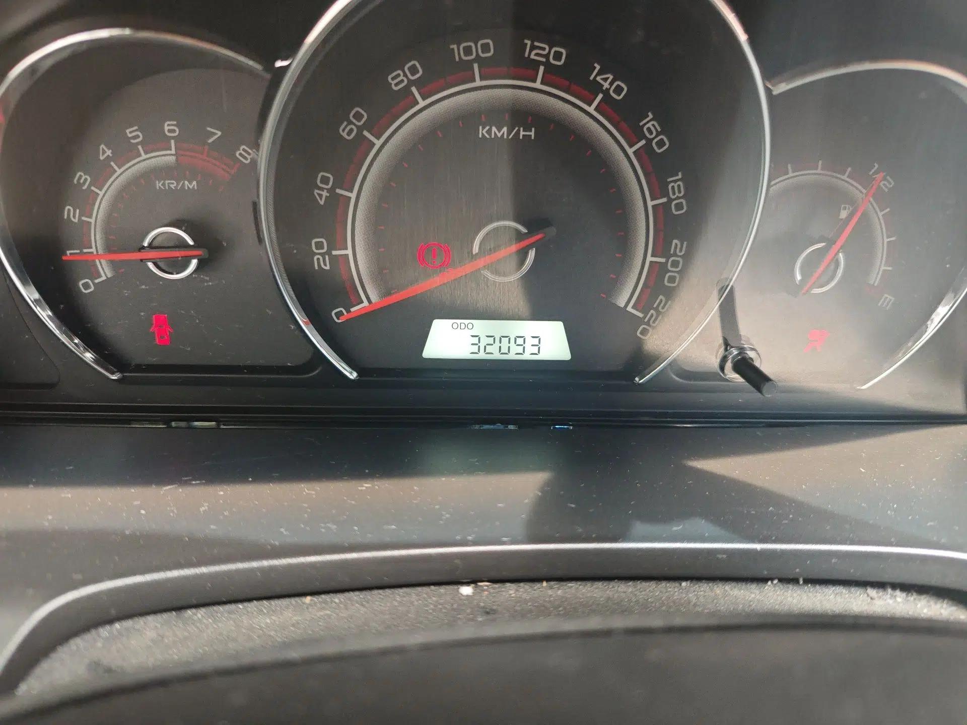 Baojun 630 2013 1.5L manual Comfort trim — миниатюра 13