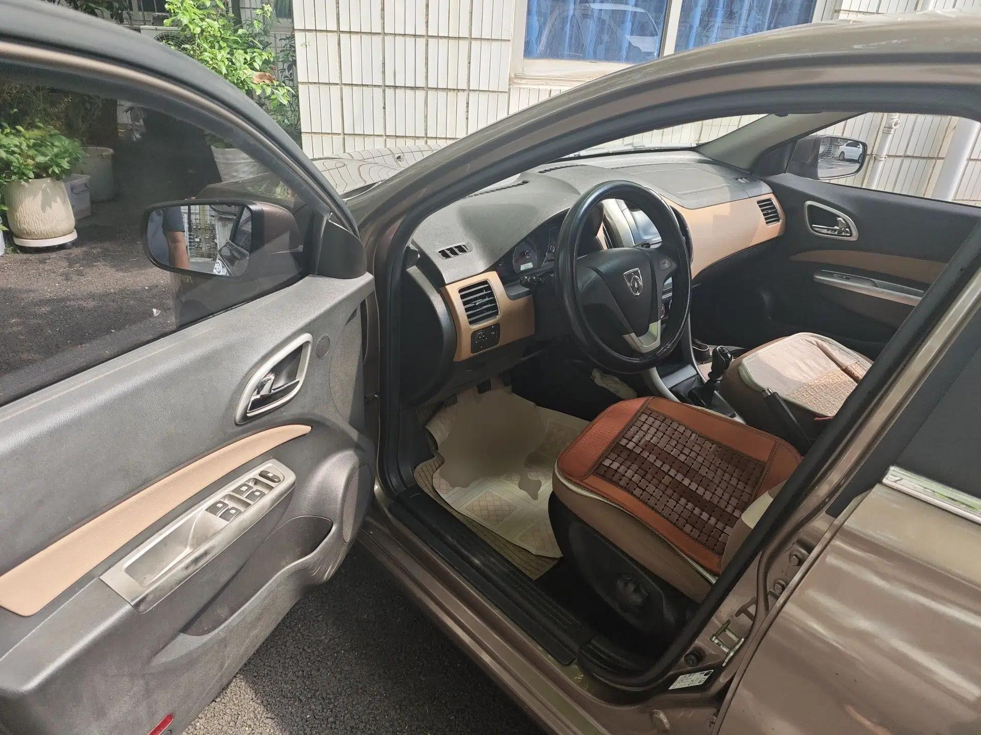 Baojun 630 2013 1.5L manual Comfort trim — миниатюра 17