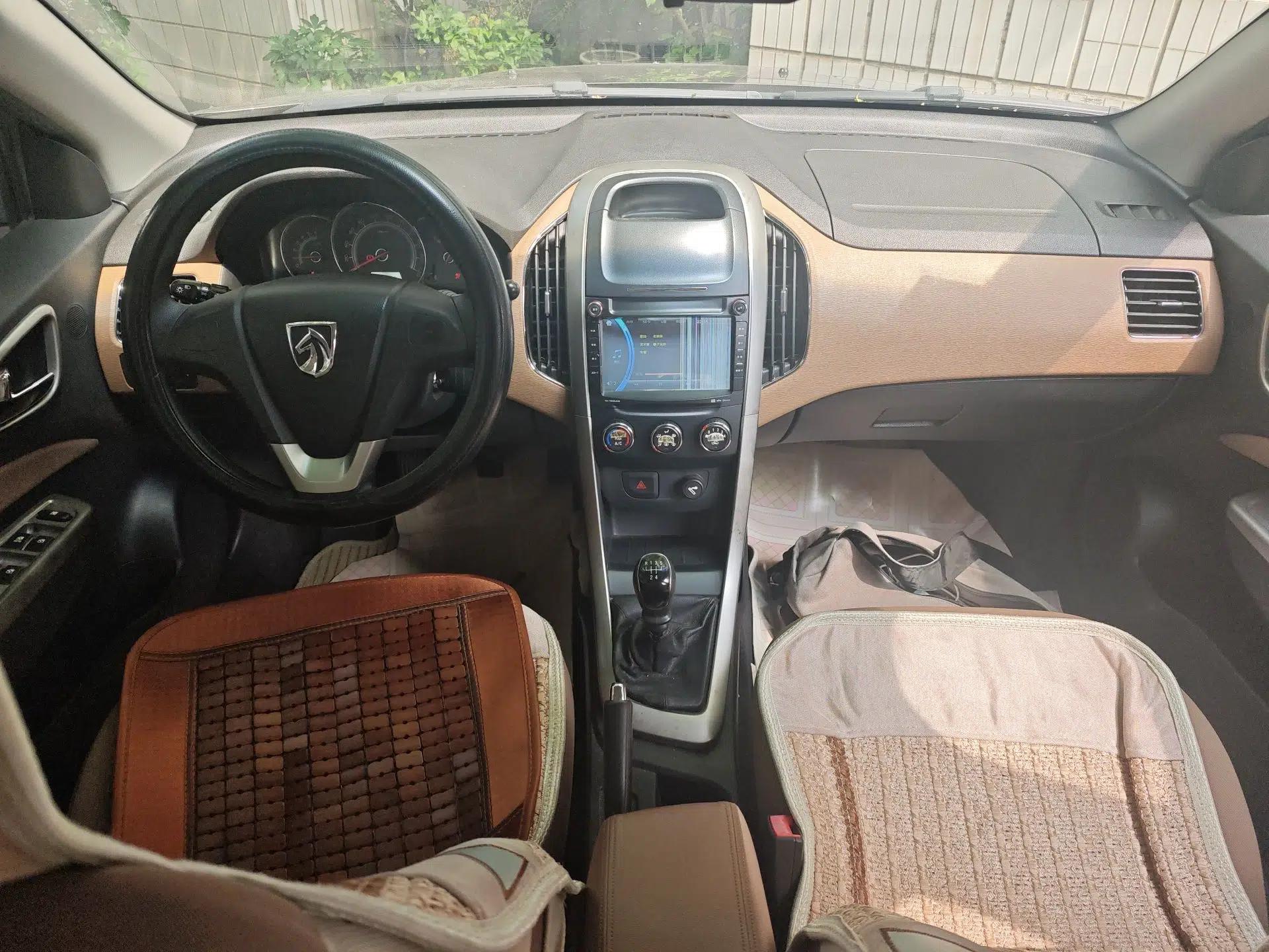 Baojun 630 2013 1.5L manual Comfort trim — миниатюра 10