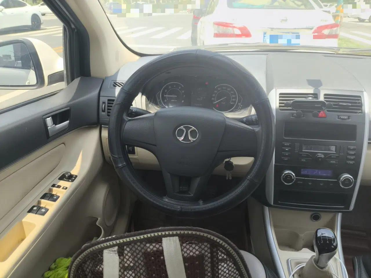 BAIC Senova D20 2015 Hatchback 1.3L Manual Leisure Edition — миниатюра 11