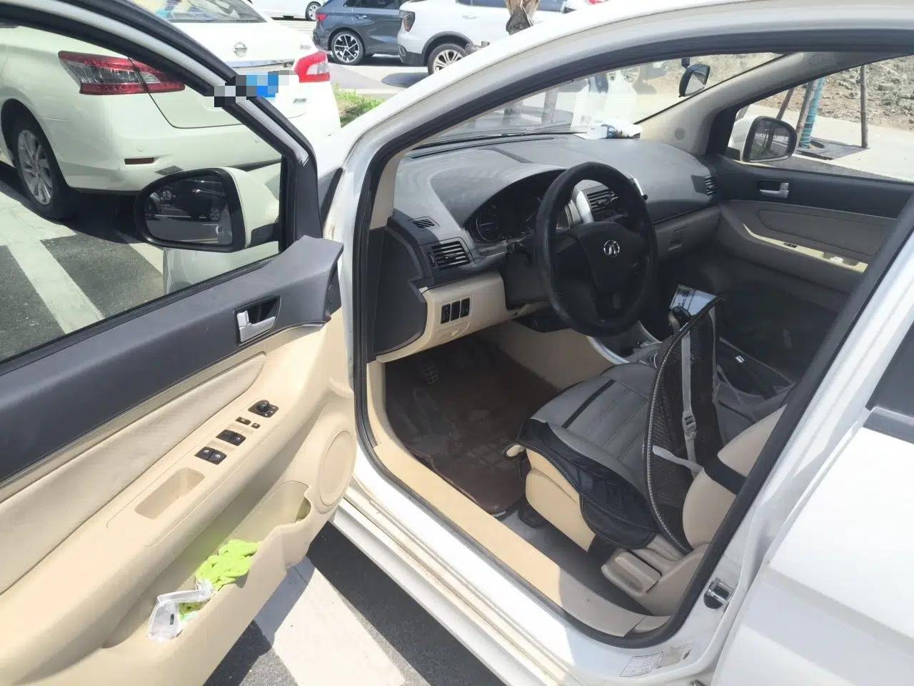 BAIC Senova D20 2015 Hatchback 1.3L Manual Leisure Edition — миниатюра 17