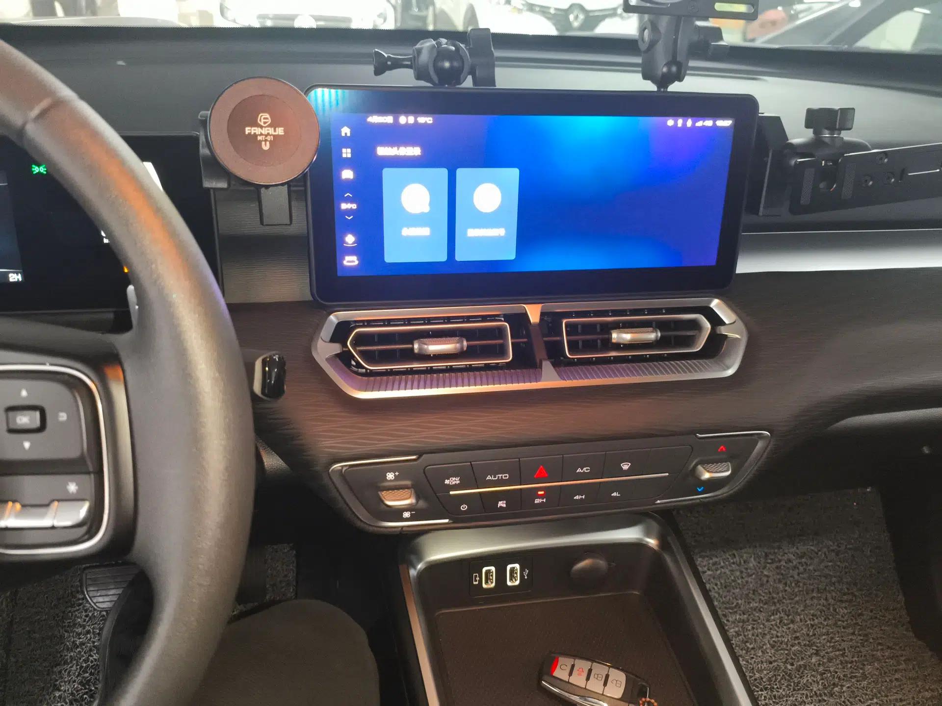 Great Wall King Kong Poer 2024 2.0T Automatic 8AT Gasoline Four-Wheel Drive Navigation Version – Flat Bed — миниатюра 15