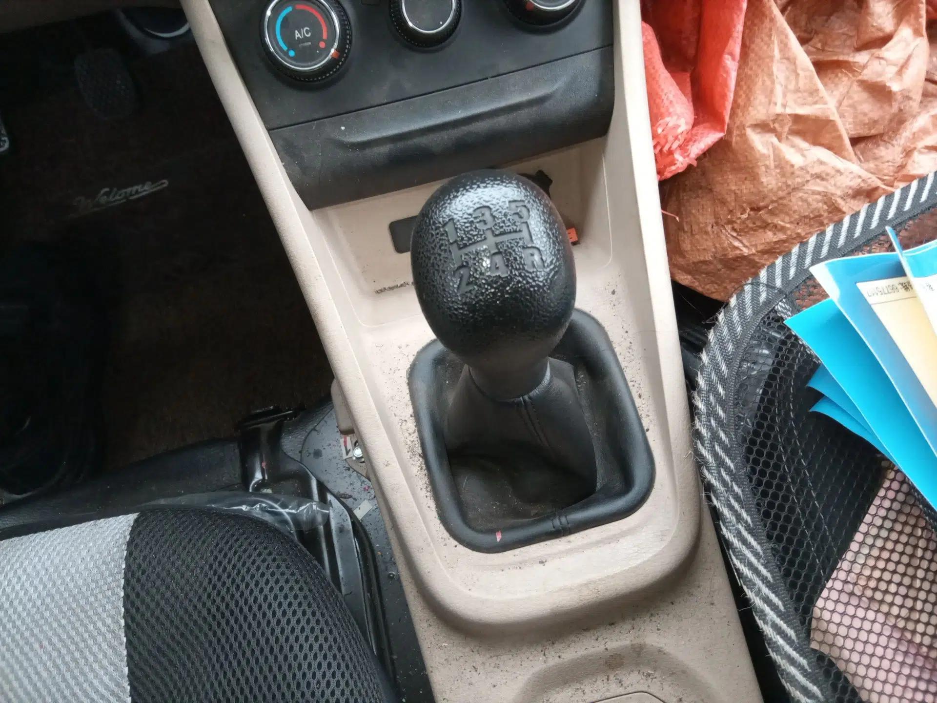 CHANGAN KUAYUE Xing V3 2023 1.3L Gasoline Standard Model 6-Seater Passenger Vehicle — миниатюра 15