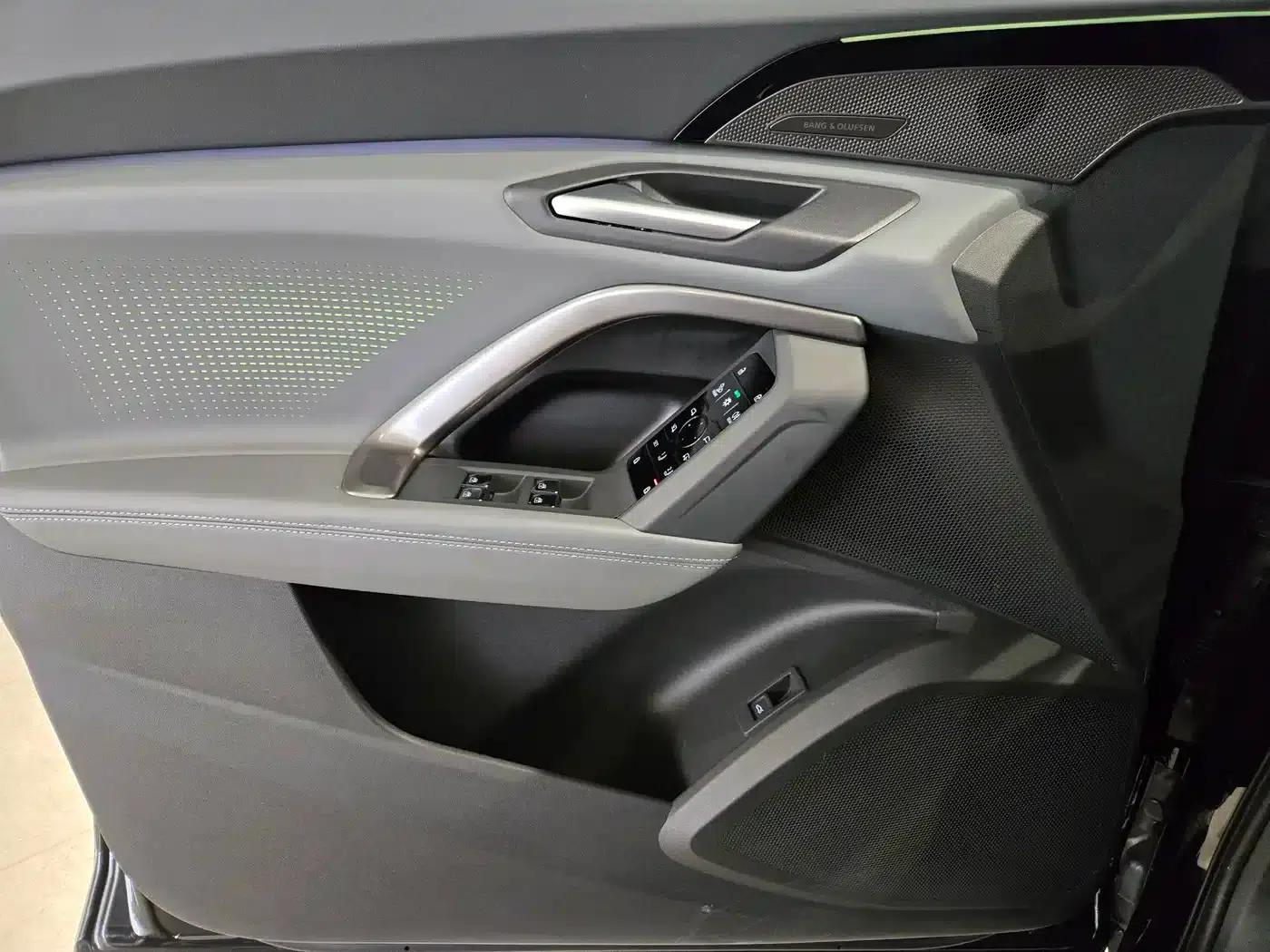 Audi Q5L 2026 2.0T Intelligent Hybrid Premium Edition — миниатюра 17