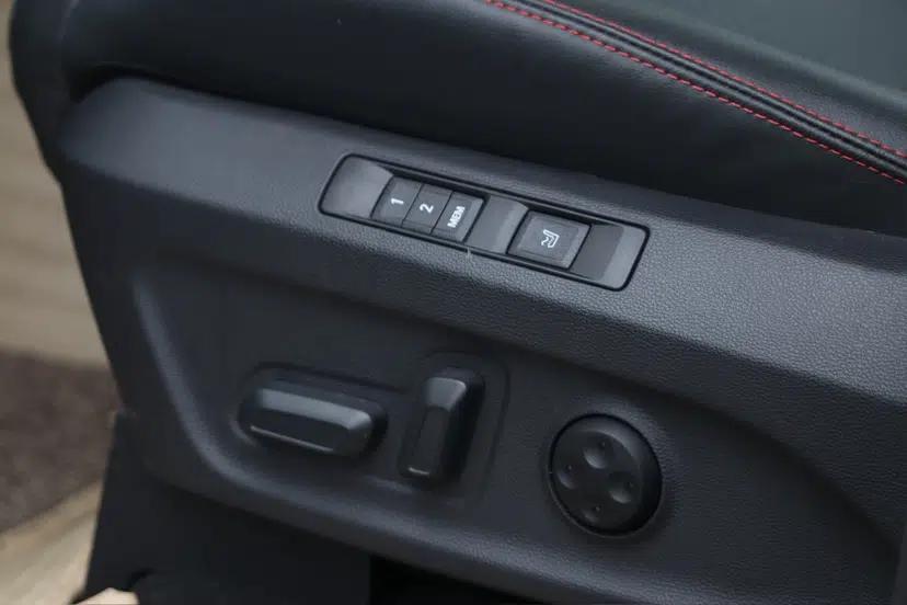 SAIC MAXUS D90 Pro 2020 2.0T Gasoline 4x4 Flagship Edition 7 Seats — миниатюра 21