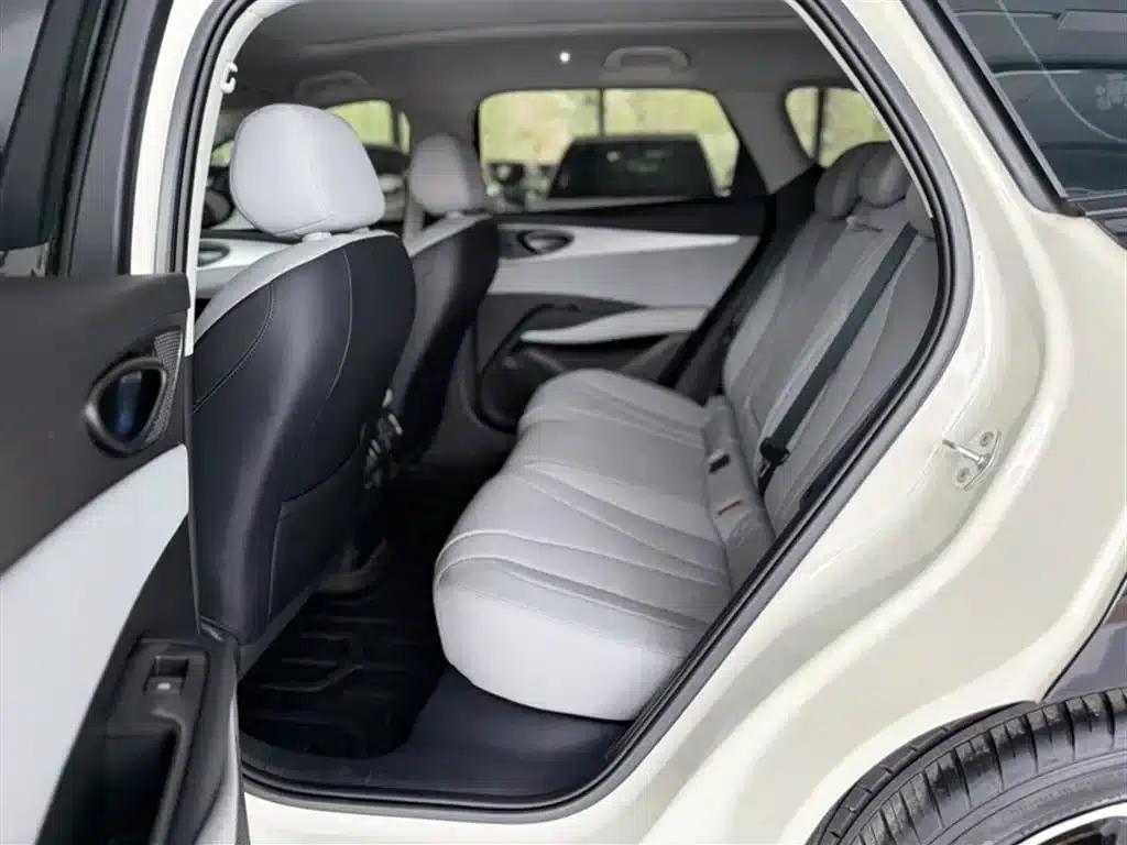 Seal 06 DM-i Touring Edition 2025 DM-i 150KM Flagship Model — миниатюра 12