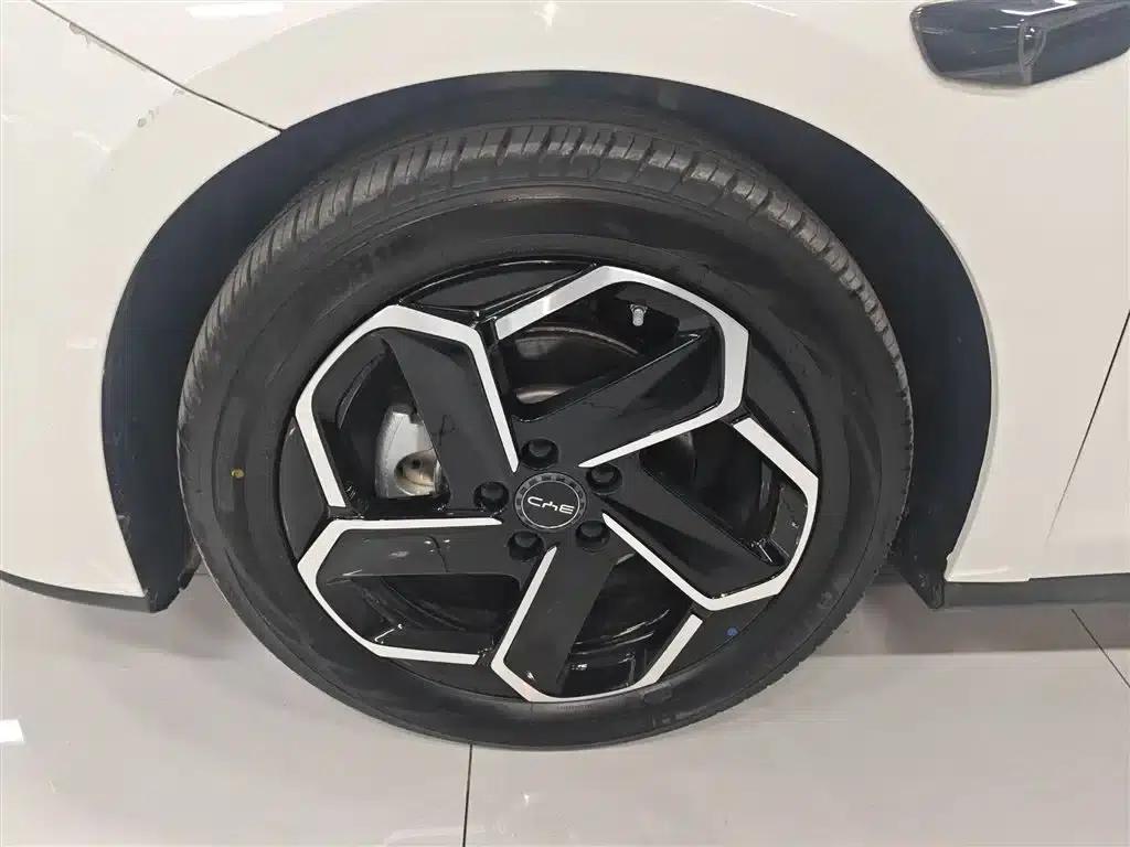 Seal 06 DM-i Touring Edition 2025 DM-i 150KM Flagship Model — миниатюра 20