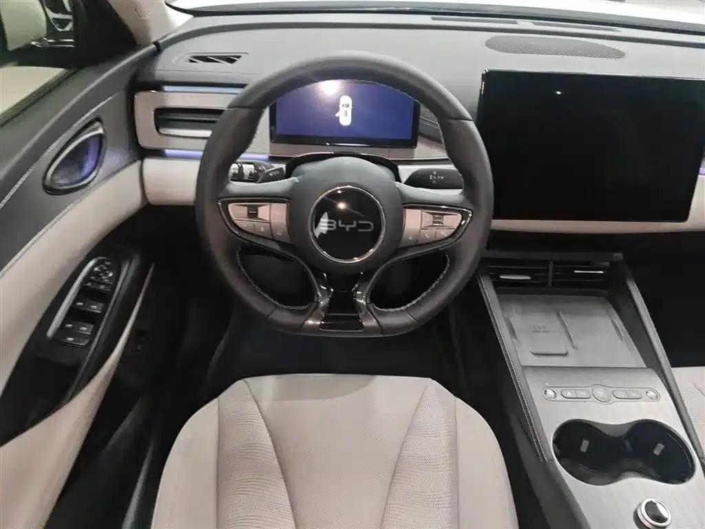 Seal 06 DM-i Touring Edition 2025 DM-i 150KM Flagship Model — миниатюра 3