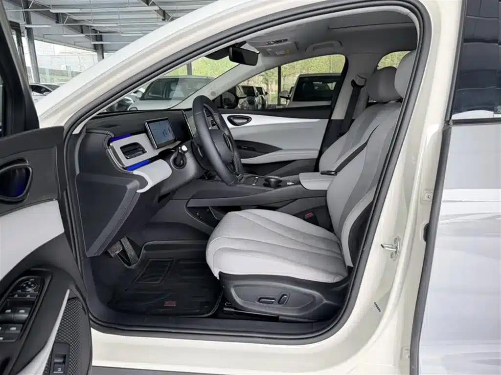 Seal 06 DM-i Touring Edition 2025 DM-i 150KM Flagship Model — миниатюра 7