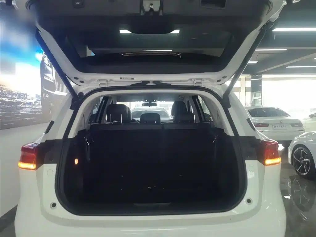 Changan X7 PLUS 2024 1.5T Automatic Premium 7-seater — миниатюра 19