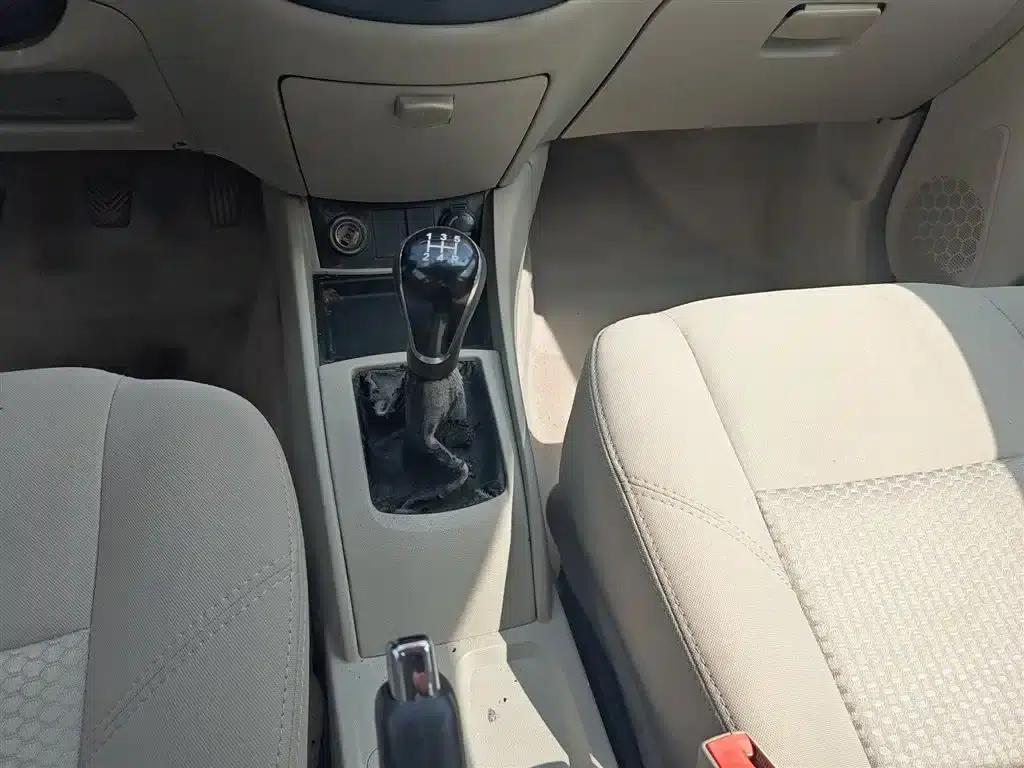 Yuexiang V5 2012 1.5L Manual Sport (National IV Emission Standard) — миниатюра 14