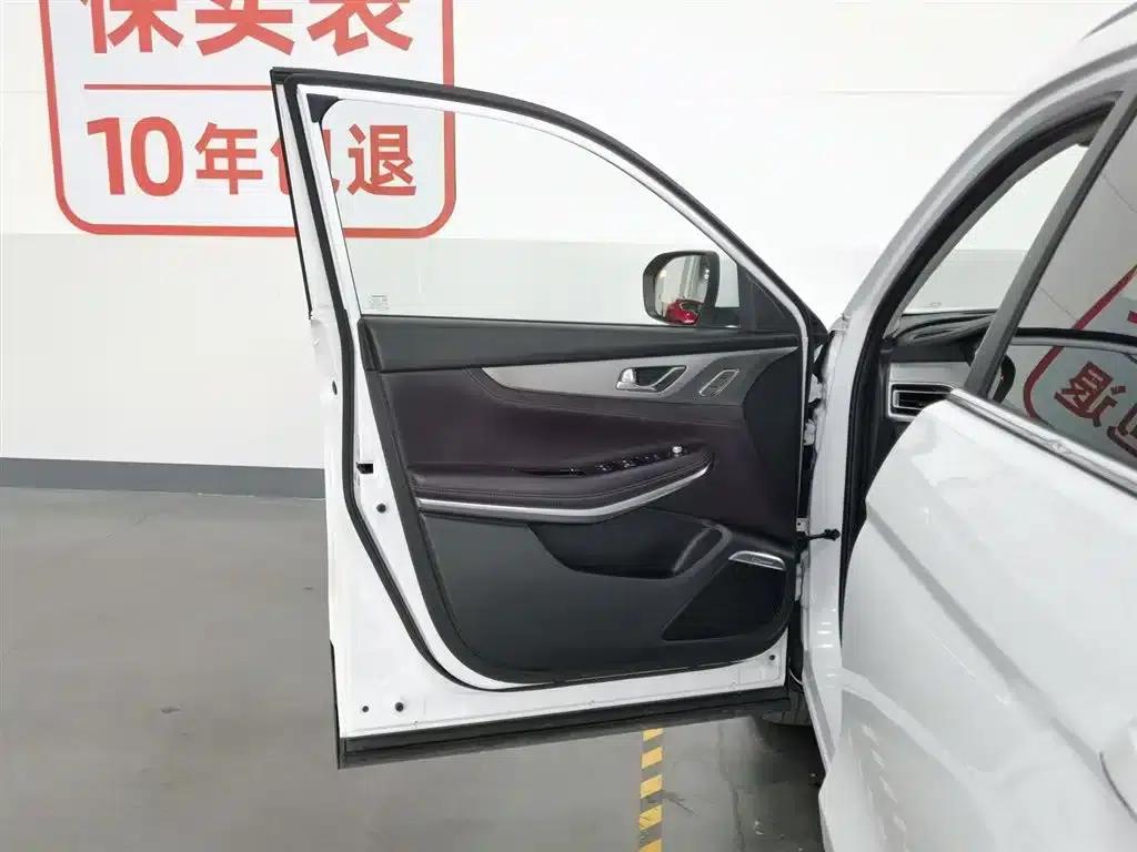 Changan CS75 New Energy 2018 1.5T PHEV Navigator Edition — миниатюра 8