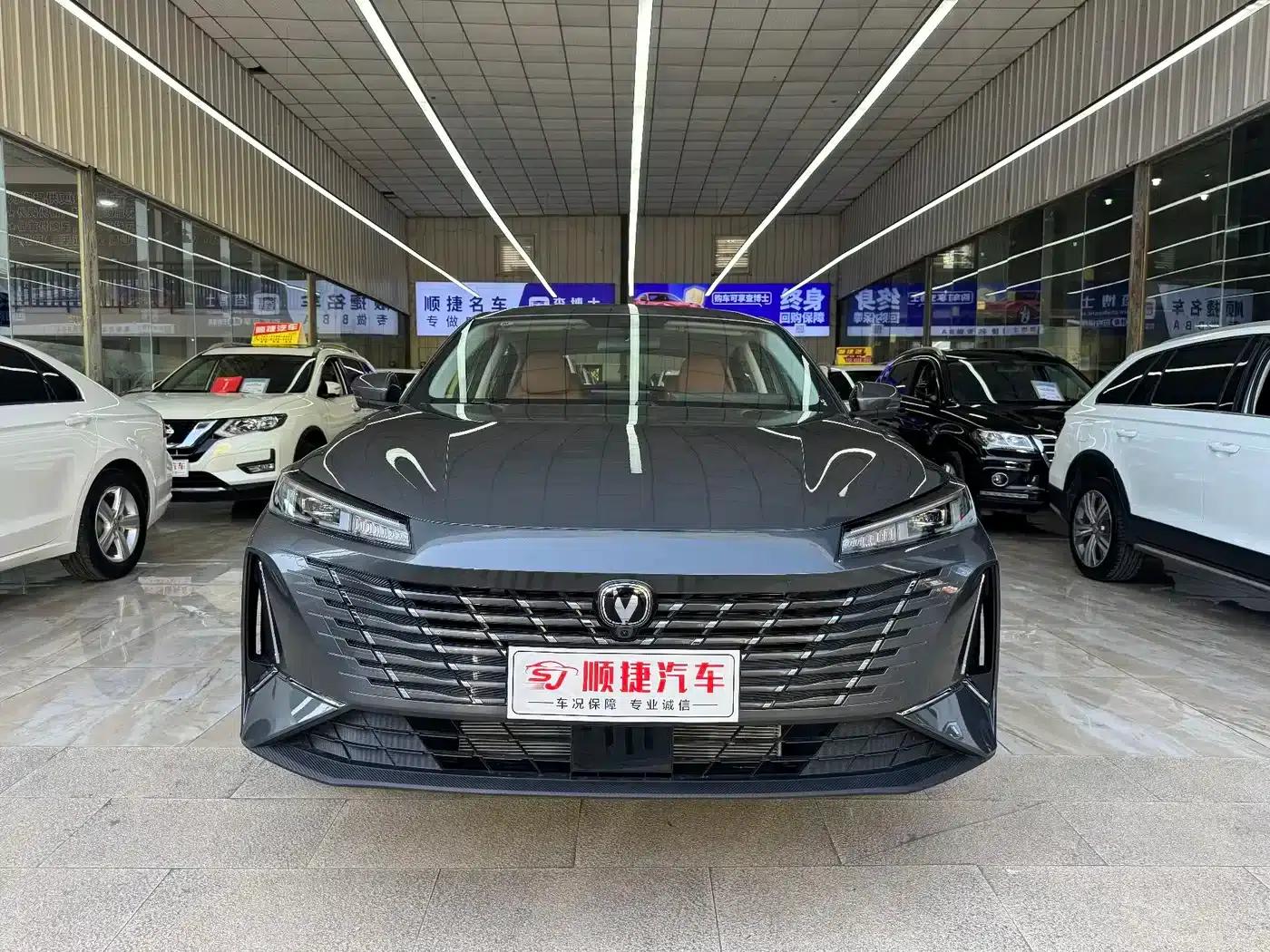 Changan Eado PHEV 2025 Smart Blue Whale 145KM Battleship Edition — миниатюра 2