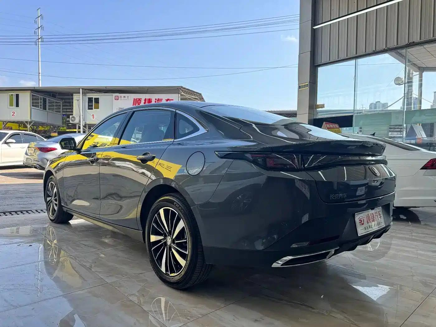 Changan Eado PHEV 2025 Smart Blue Whale 145KM Battleship Edition — миниатюра 8