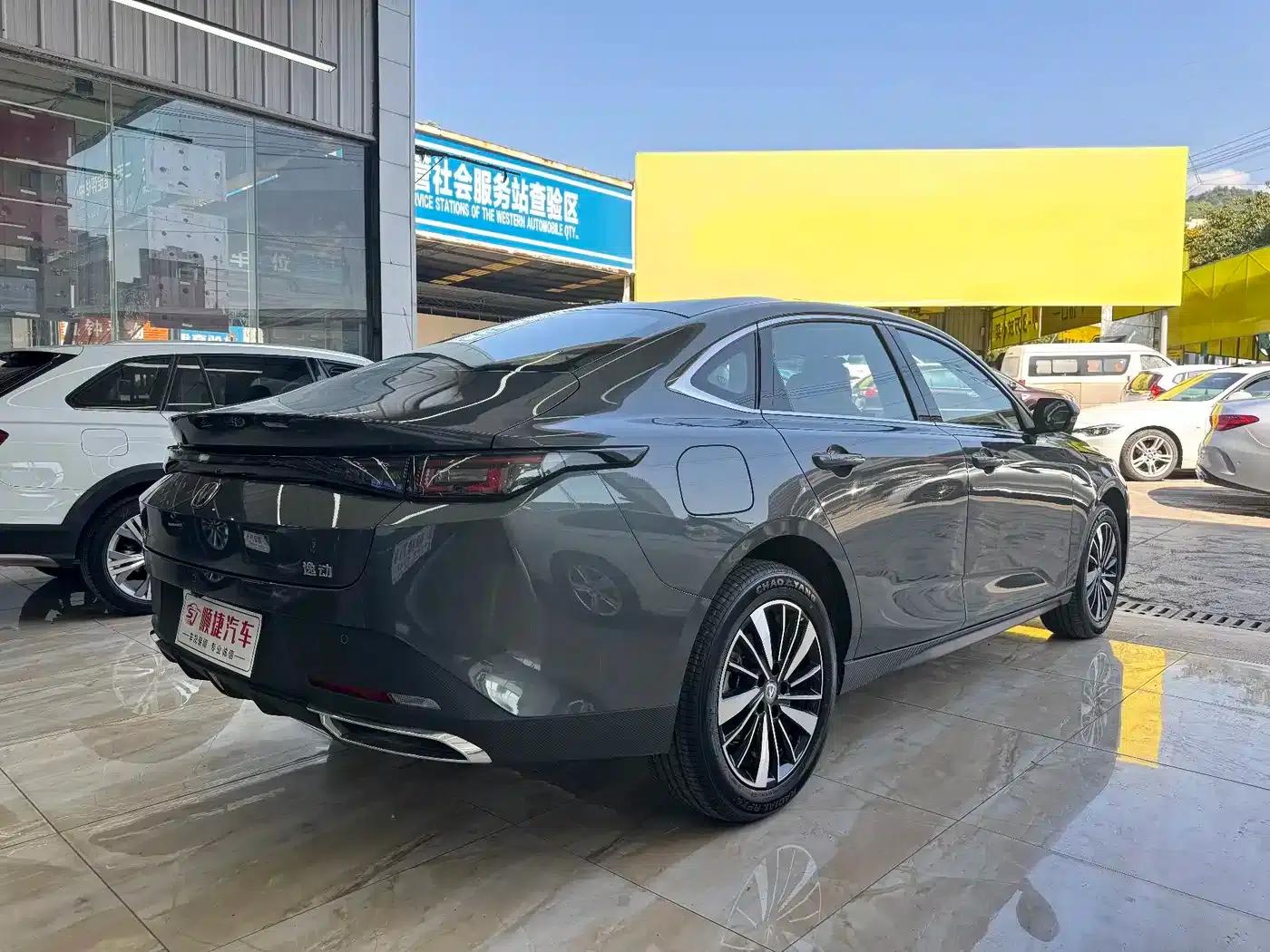 Changan Eado PHEV 2025 Smart Blue Whale 145KM Battleship Edition — миниатюра 10