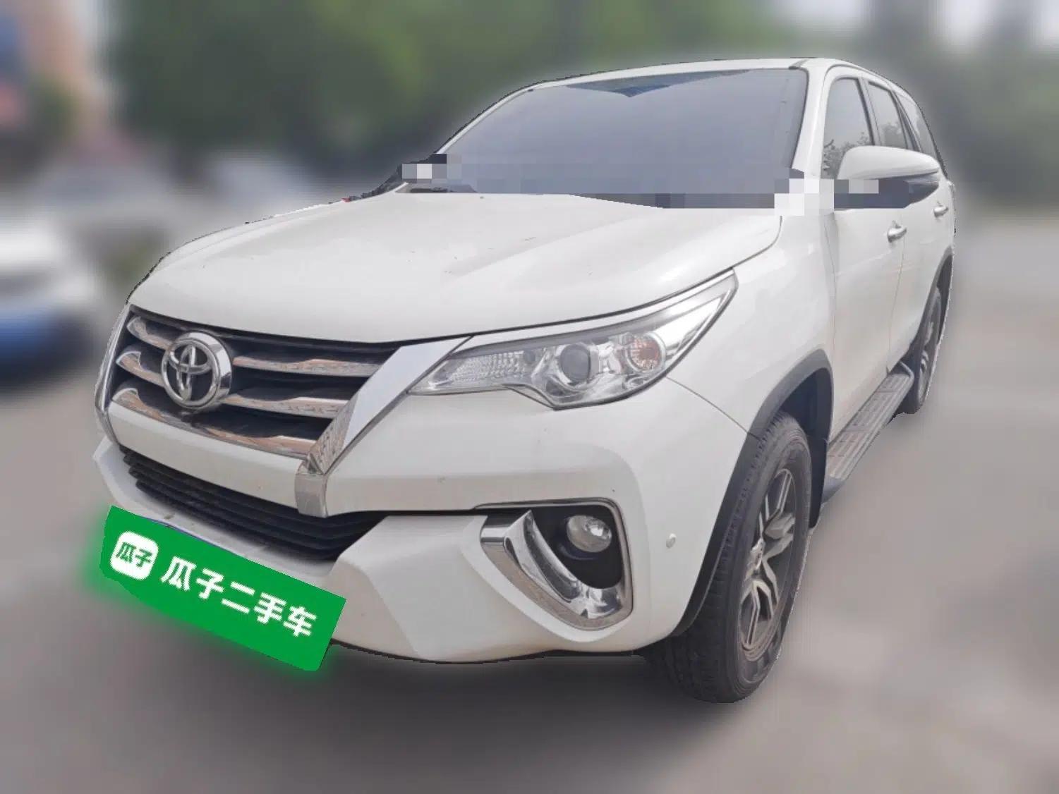 Toyota Fortuner  — миниатюра 1