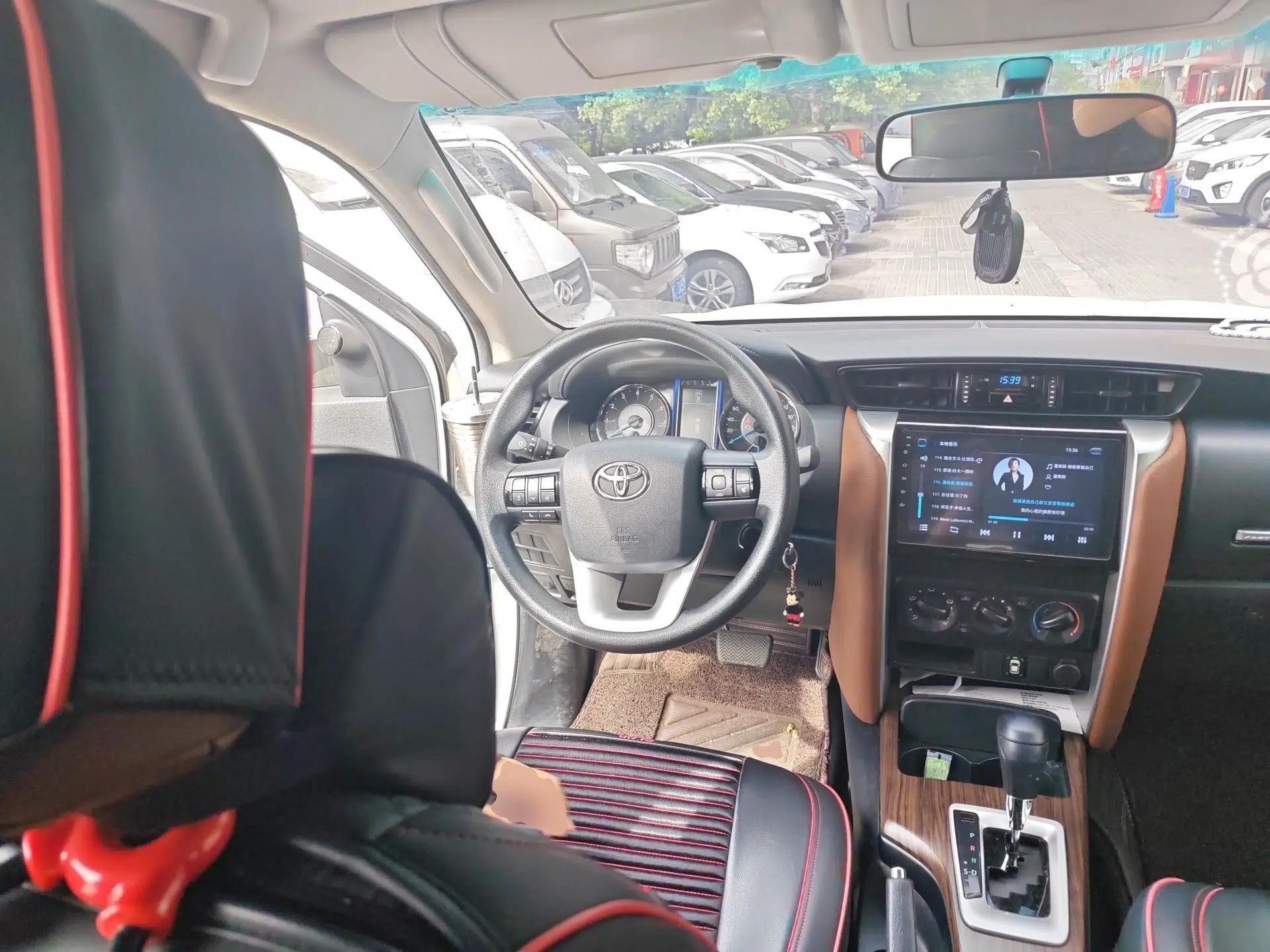 Toyota Fortuner  — миниатюра 11