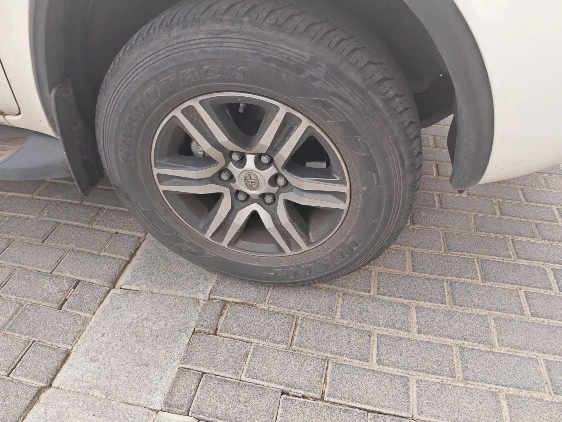 Toyota Fortuner  — миниатюра 8