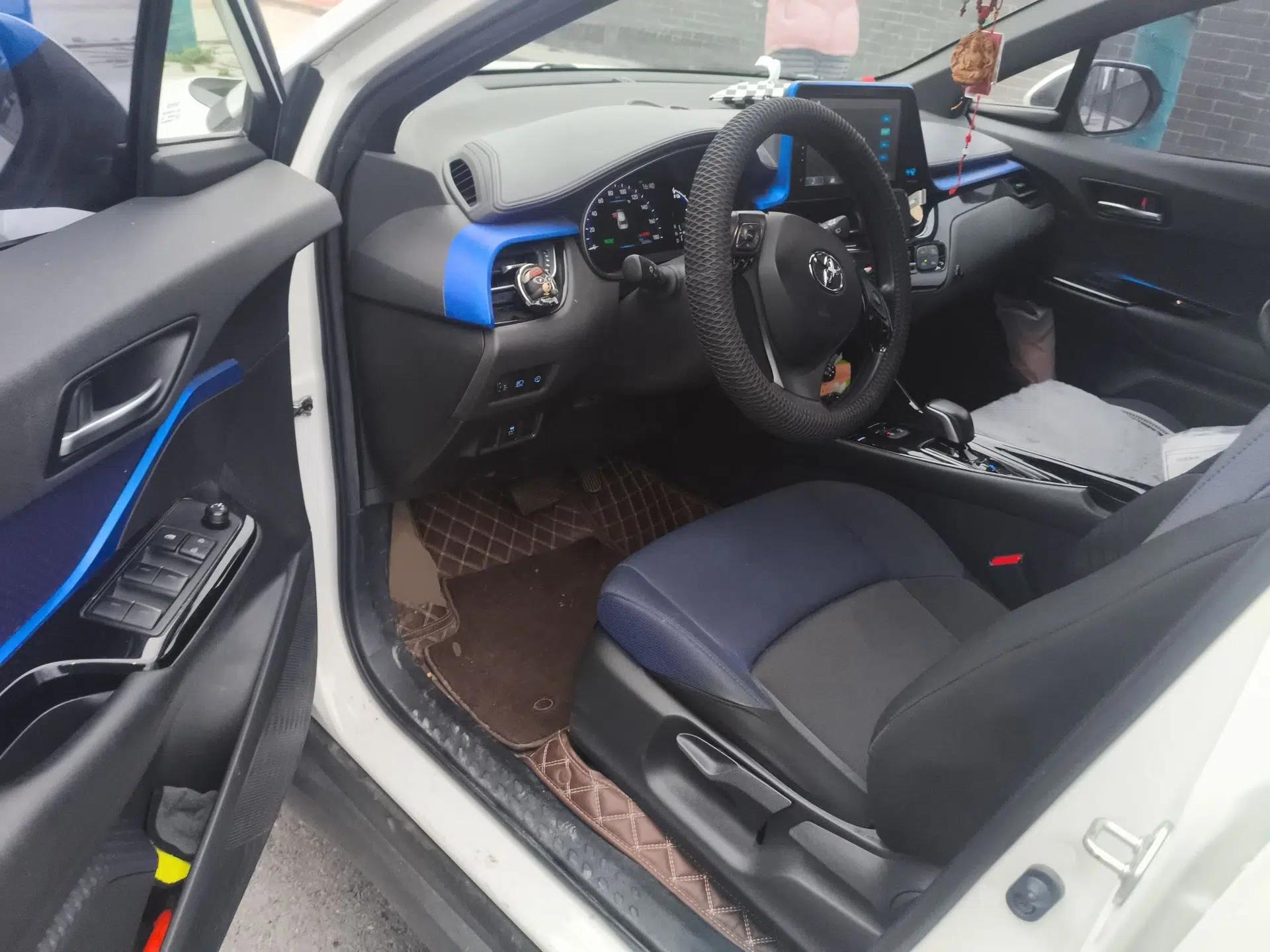 Toyota C-HR EV 2020 Luxury Sunroof Edition — миниатюра 19