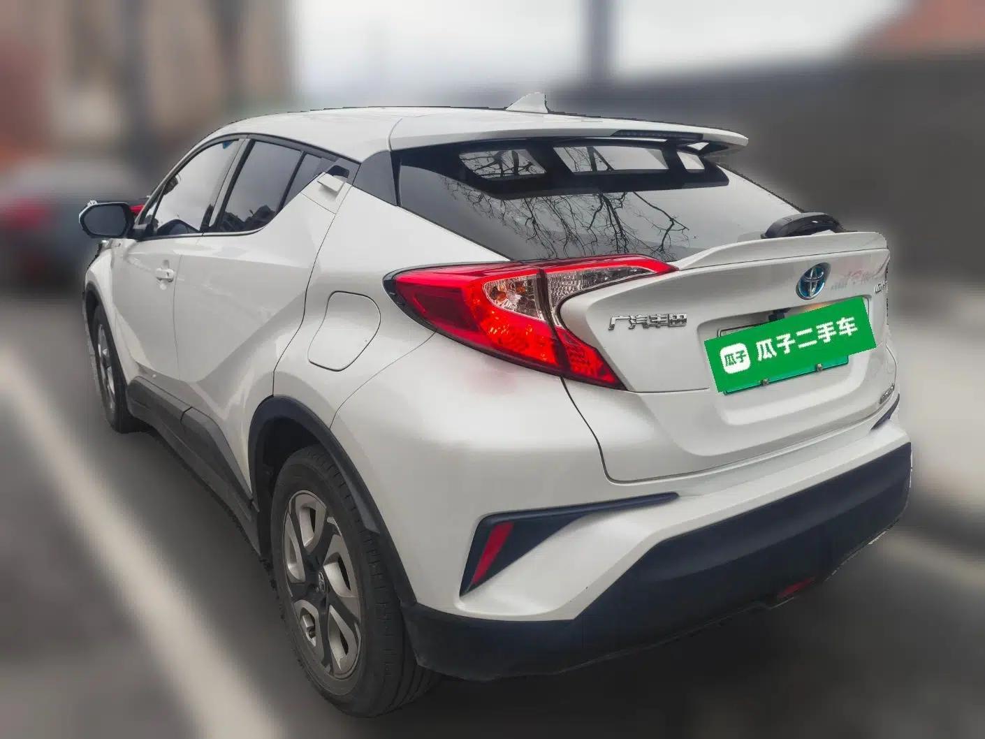 Toyota C-HR EV 2020 Luxury Sunroof Edition — миниатюра 4