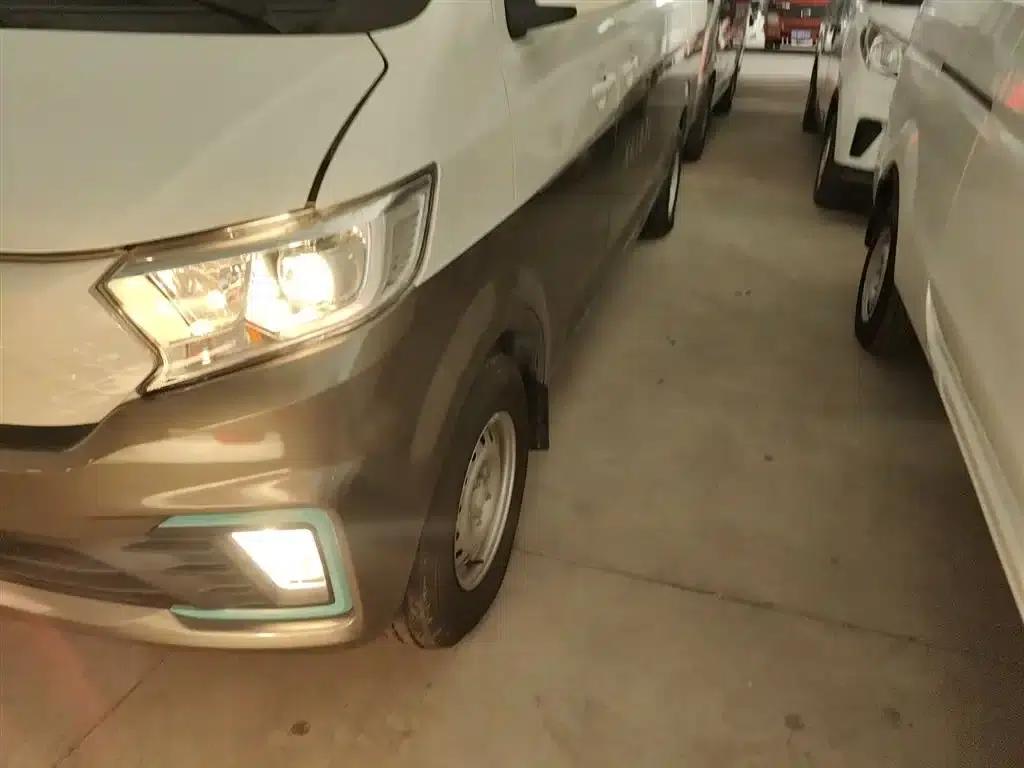 Crossstar V7 EV 2024 Model, 316km/h, Luxury 7-Seater with Double Doors — миниатюра 18