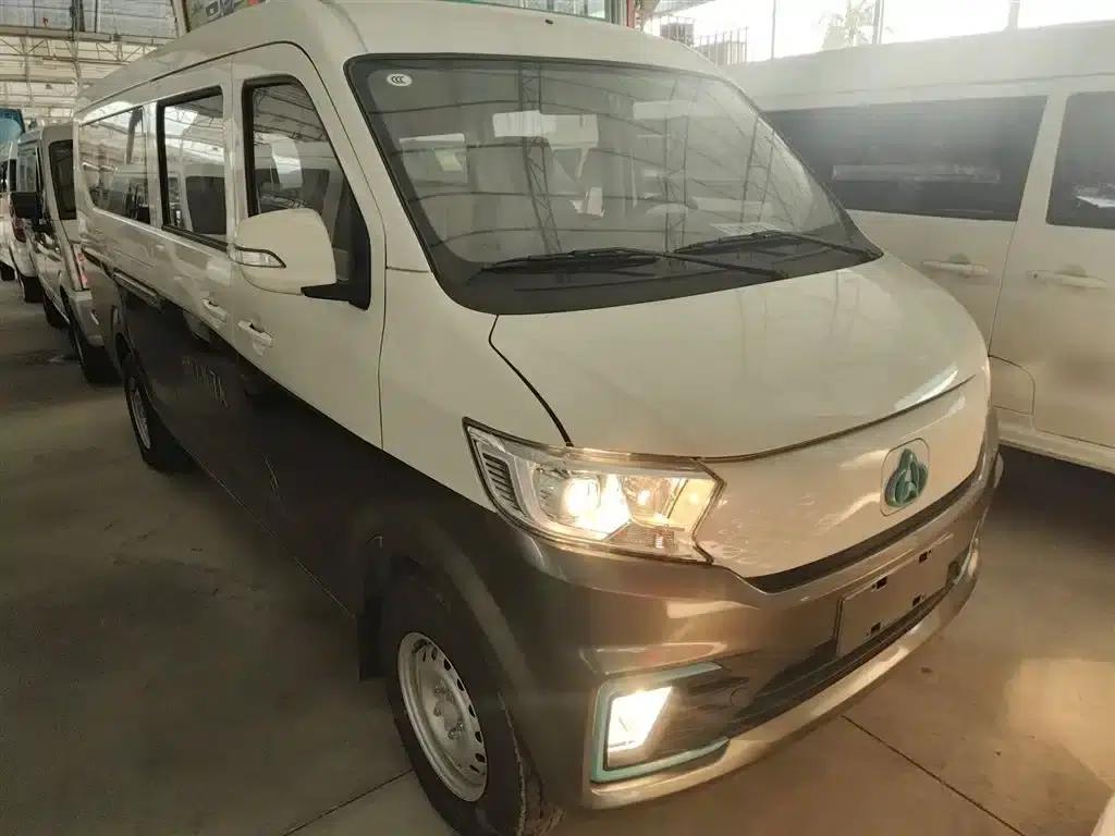 Crossstar V7 EV 2024 Model, 316km/h, Luxury 7-Seater with Double Doors — миниатюра 22