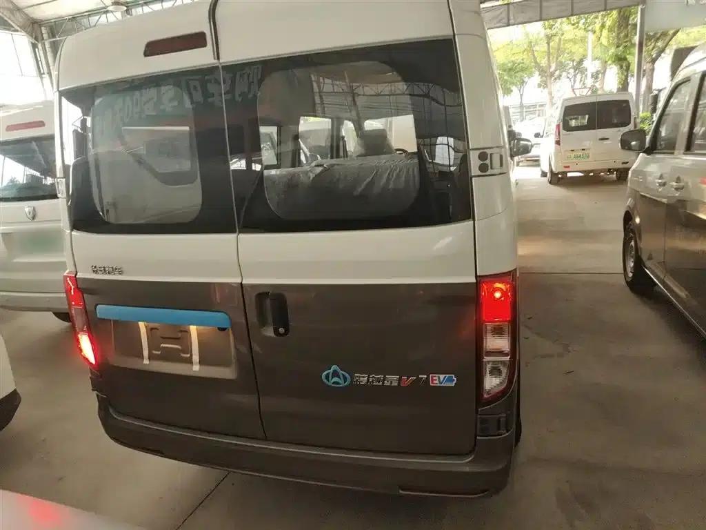 Crossstar V7 EV 2024 Model, 316km/h, Luxury 7-Seater with Double Doors — миниатюра 4