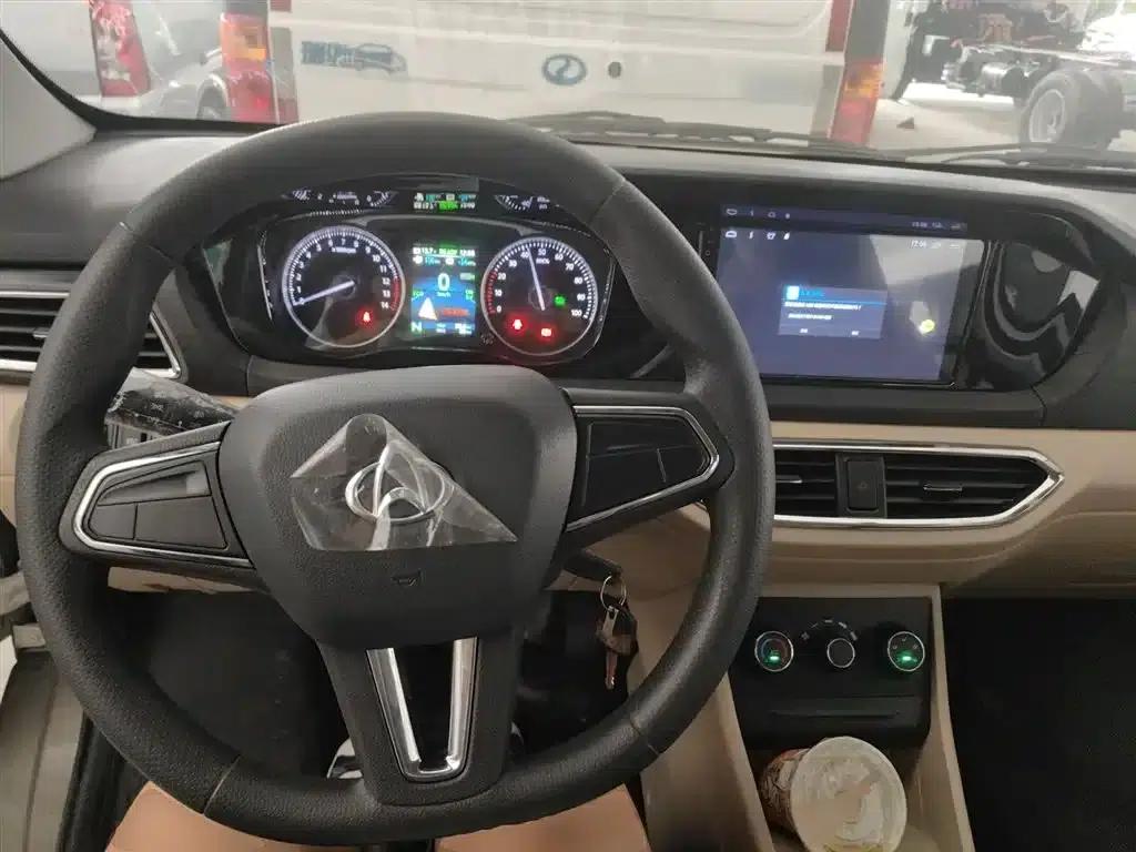 Crossstar V7 EV 2024 Model, 316km/h, Luxury 7-Seater with Double Doors — миниатюра 6