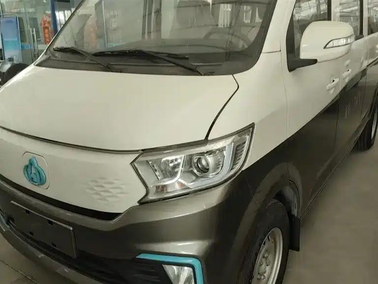 Crossstar V7 EV 2025 Model, 316km/h Luxury Edition, 6 Seats, Double Door, 50.38kWh — миниатюра 1