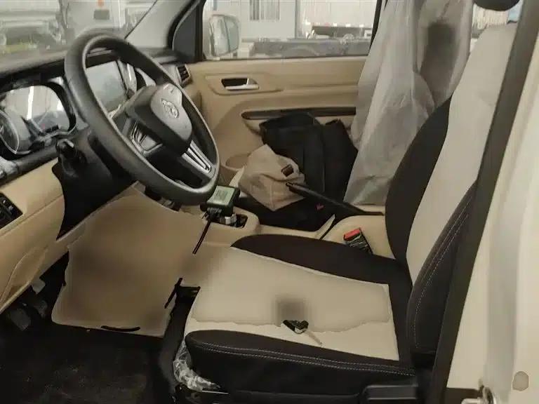 Crossstar V7 EV 2025 Model, 316km/h Luxury Edition, 6 Seats, Double Door, 50.38kWh — миниатюра 11