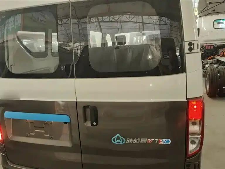 Crossstar V7 EV 2025 Model, 316km/h Luxury Edition, 6 Seats, Double Door, 50.38kWh — миниатюра 4