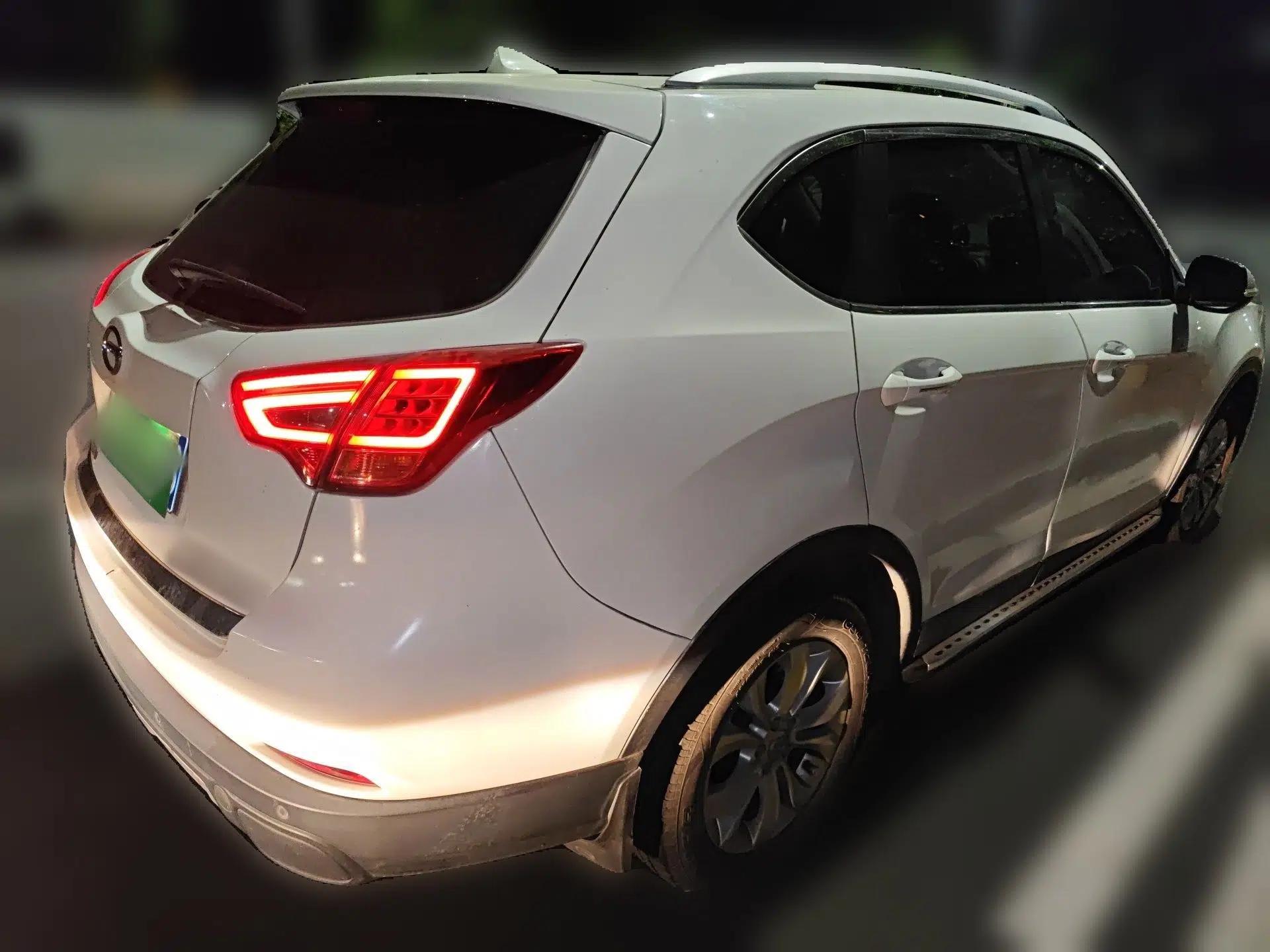 GAC Trumpchi GS5 Super 2015 2.0L Manual Two-Wheel Drive Elite Edition — миниатюра 6