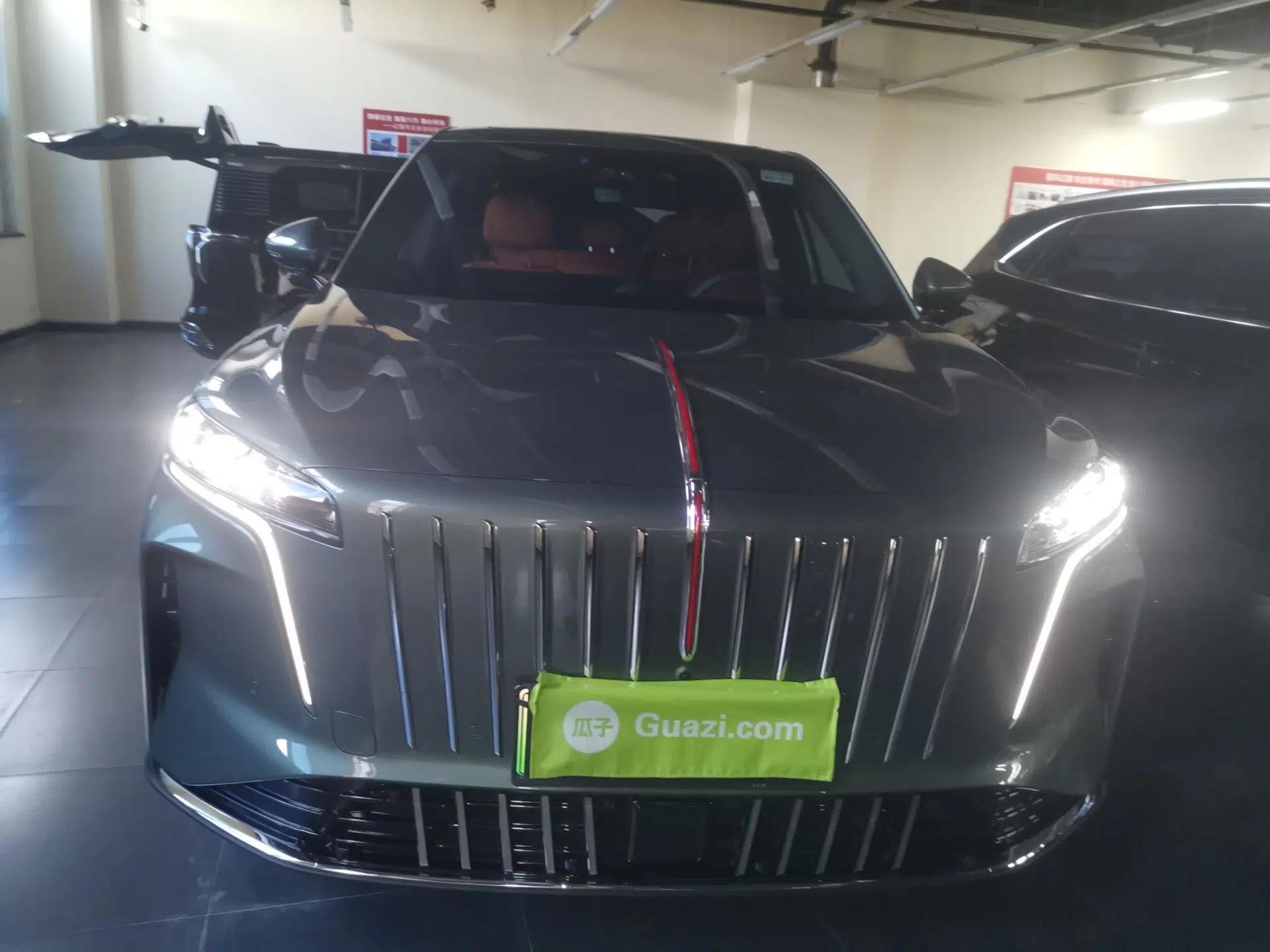 Hongqi HS6 PHEV 2026 220 All-Wheel Drive Smart Hybrid Version — миниатюра 2