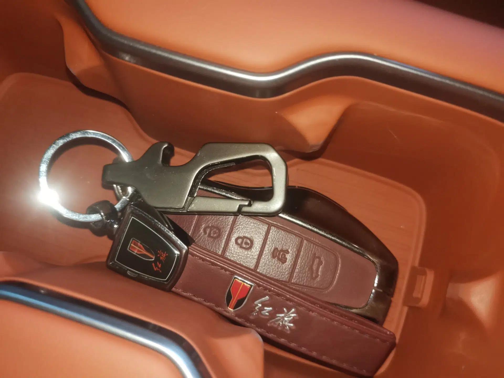 Hongqi HS6 PHEV 2026 220 All-Wheel Drive Smart Hybrid Version — миниатюра 12