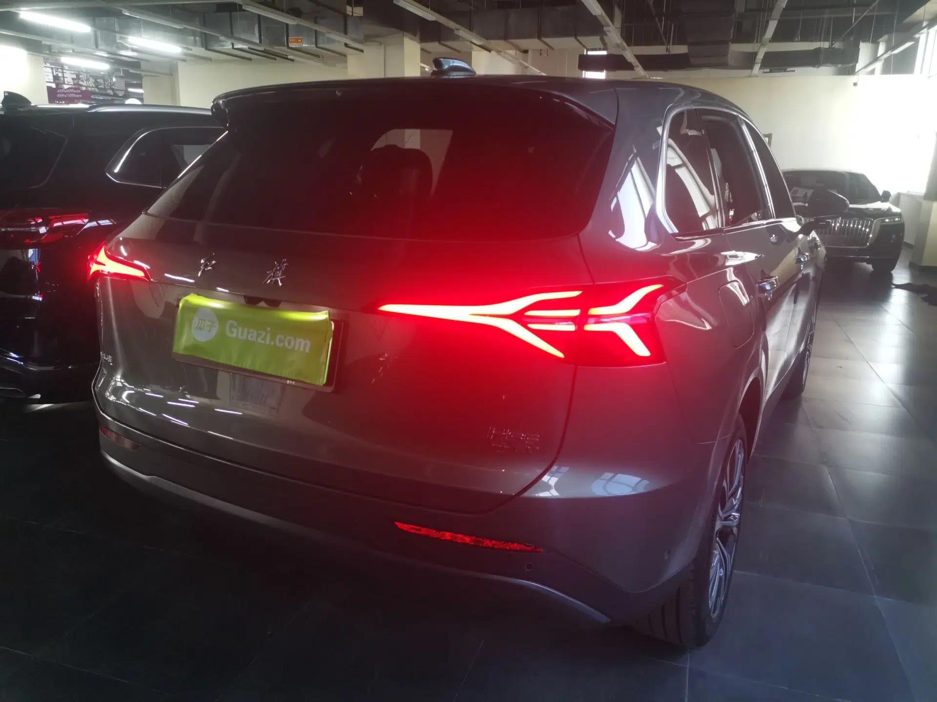 Hongqi HS6 PHEV 2026 220 All-Wheel Drive Smart Hybrid Version — миниатюра 6