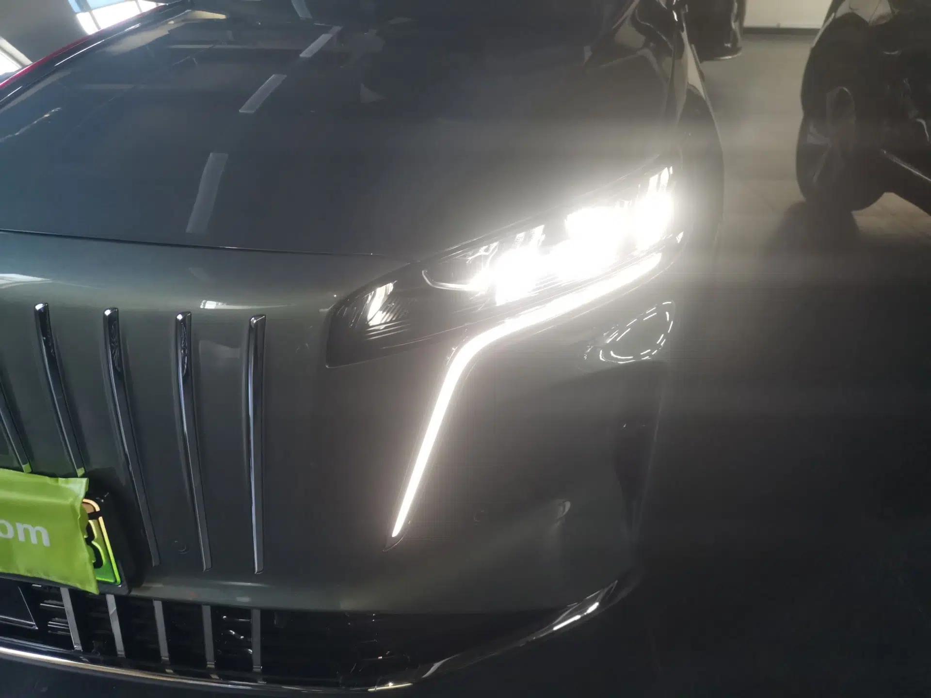 Hongqi HS6 PHEV 2026 220 All-Wheel Drive Smart Hybrid Version — миниатюра 9