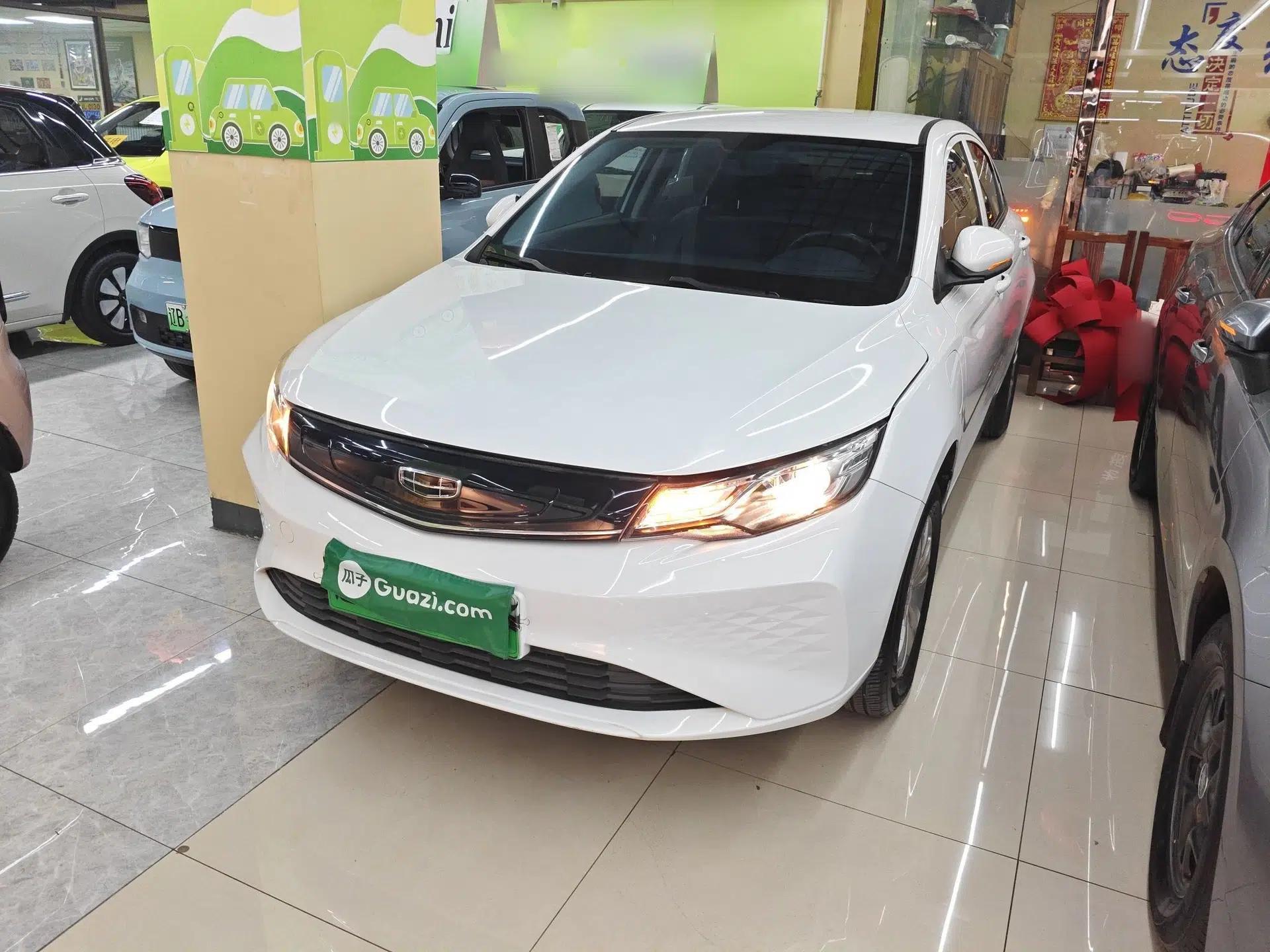 Geely Auto Emgrand New Energy 2022 EV Pro Ride-Hailing Version Lithium Iron Phosphate — миниатюра 1