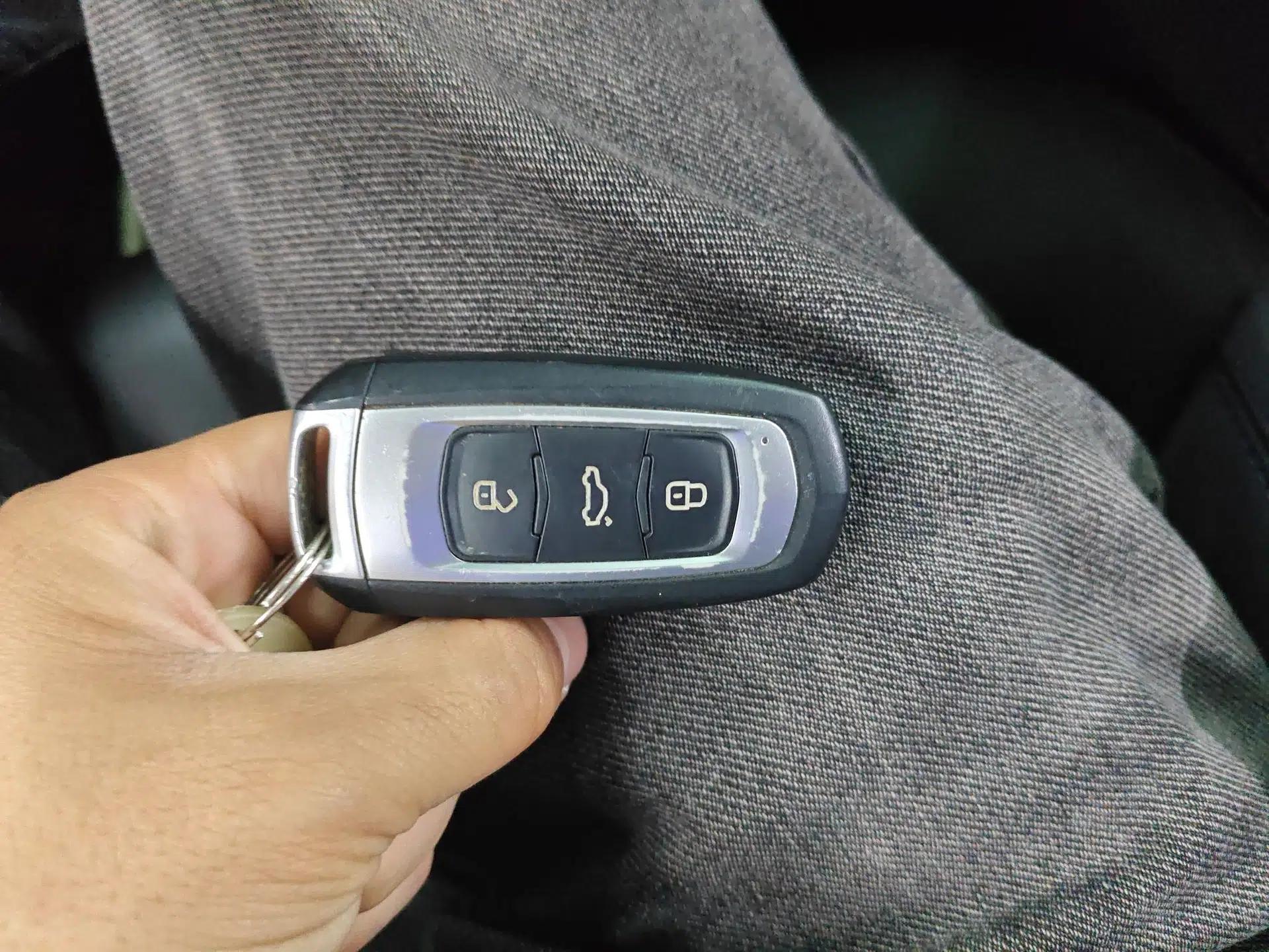 Geely Auto Emgrand New Energy 2022 EV Pro Ride-Hailing Version Lithium Iron Phosphate — миниатюра 12