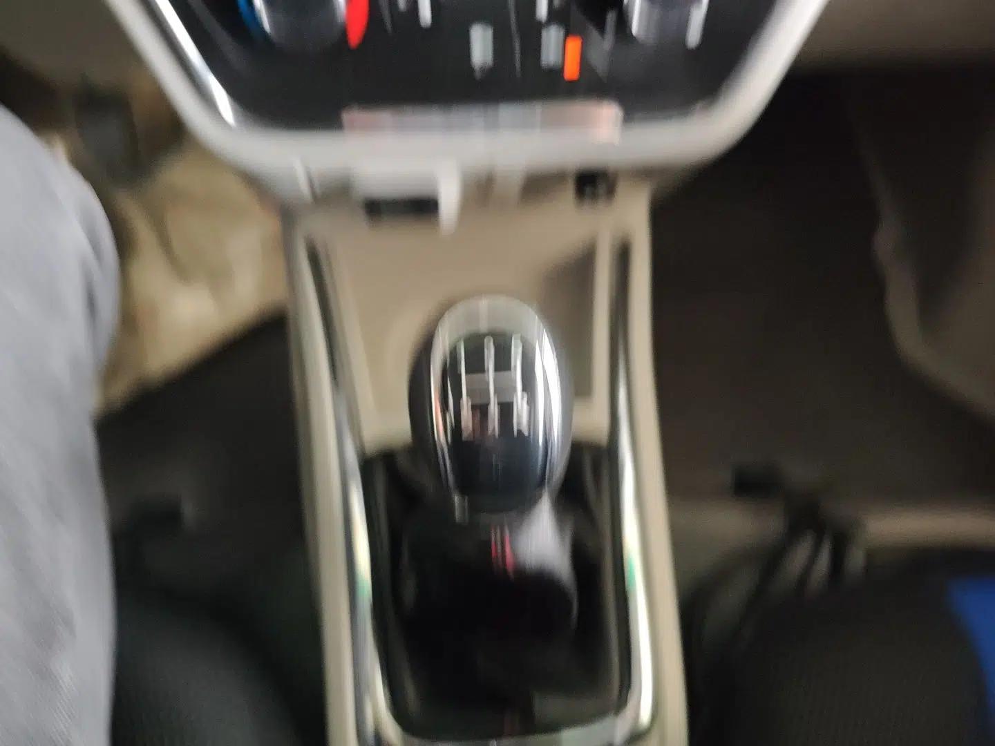 Jinbei New Hiace S 2023 1.5L Wealth Edition Van 2/5-Seater Non-Air-Conditioned Version SWC15M — миниатюра 17