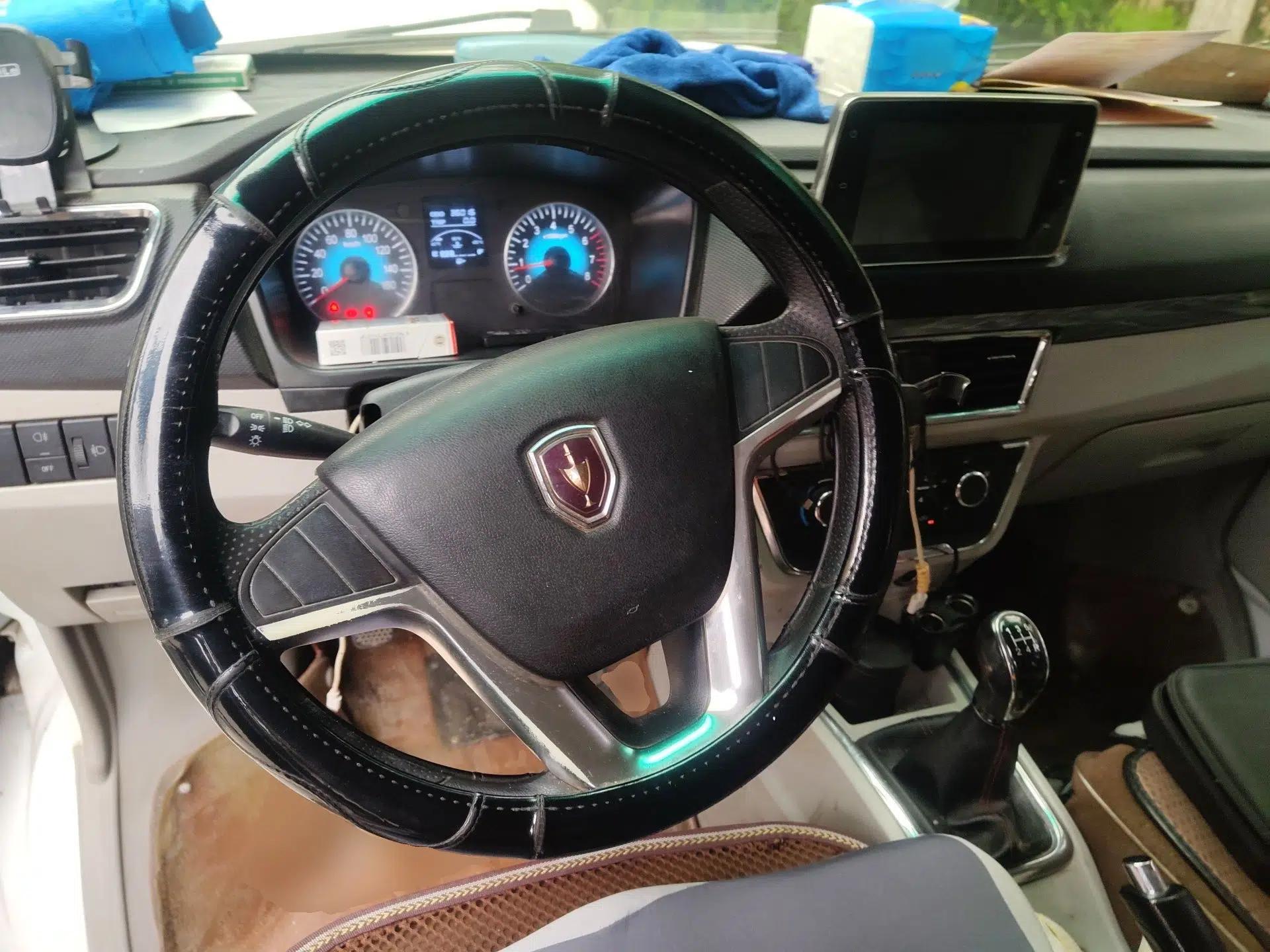 Jinbei New Hiace S 2023 1.5L Wealth Edition Passenger Van 5/6/7-Seater Non-Air-Conditioned Version SWC15M — миниатюра 11