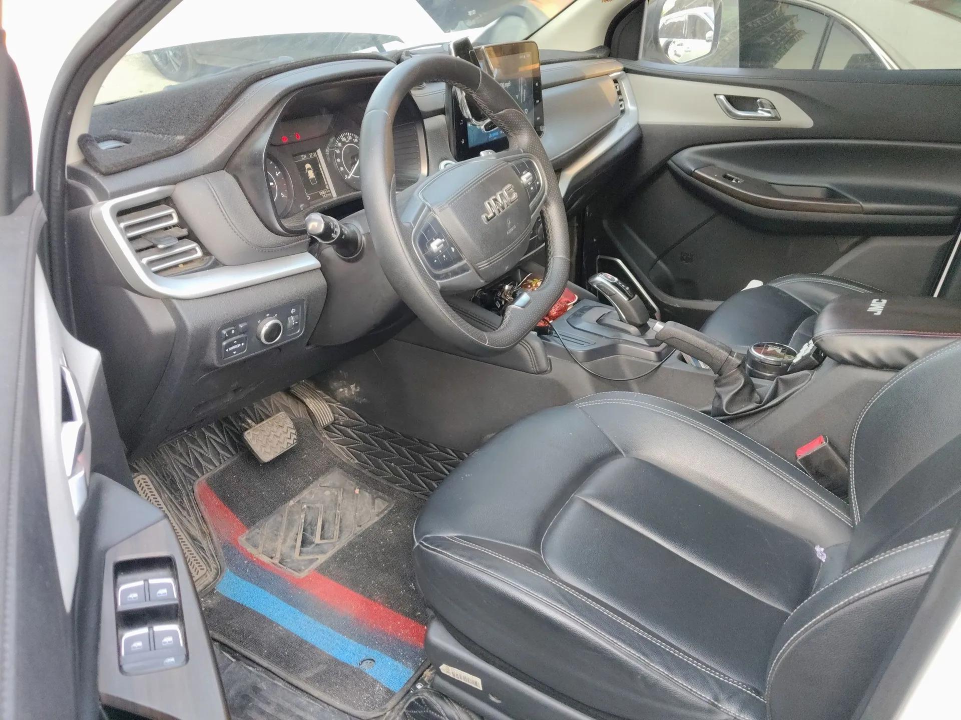 JMC Yuhu 7 2022 2.0T Automatic Diesel 4x4 Comfort Plus Long Wheelbase — миниатюра 17