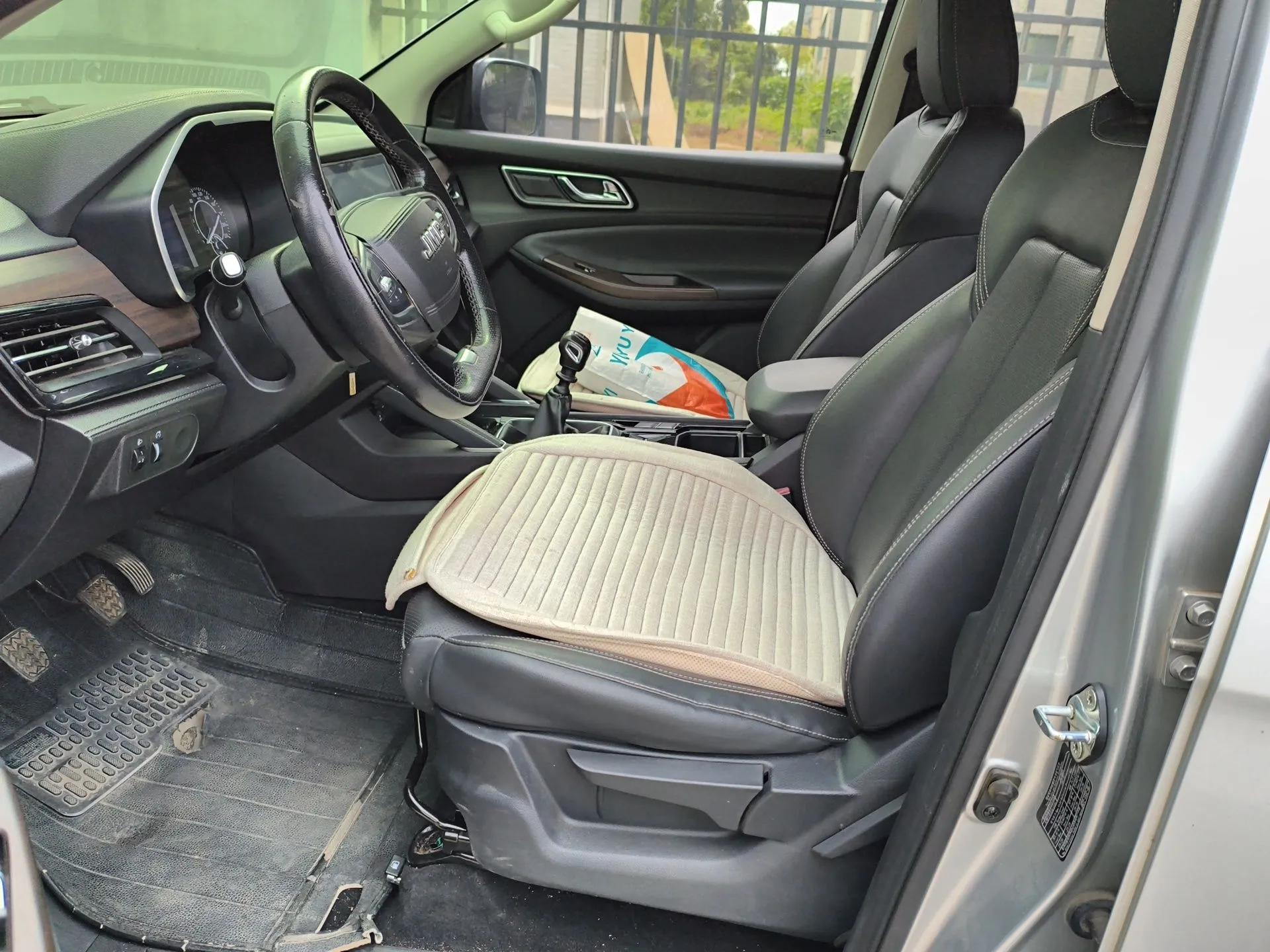 JMC Yuhu 9 2019 2.0T Manual Gasoline Two-Wheel Drive Comfort Edition — миниатюра 16