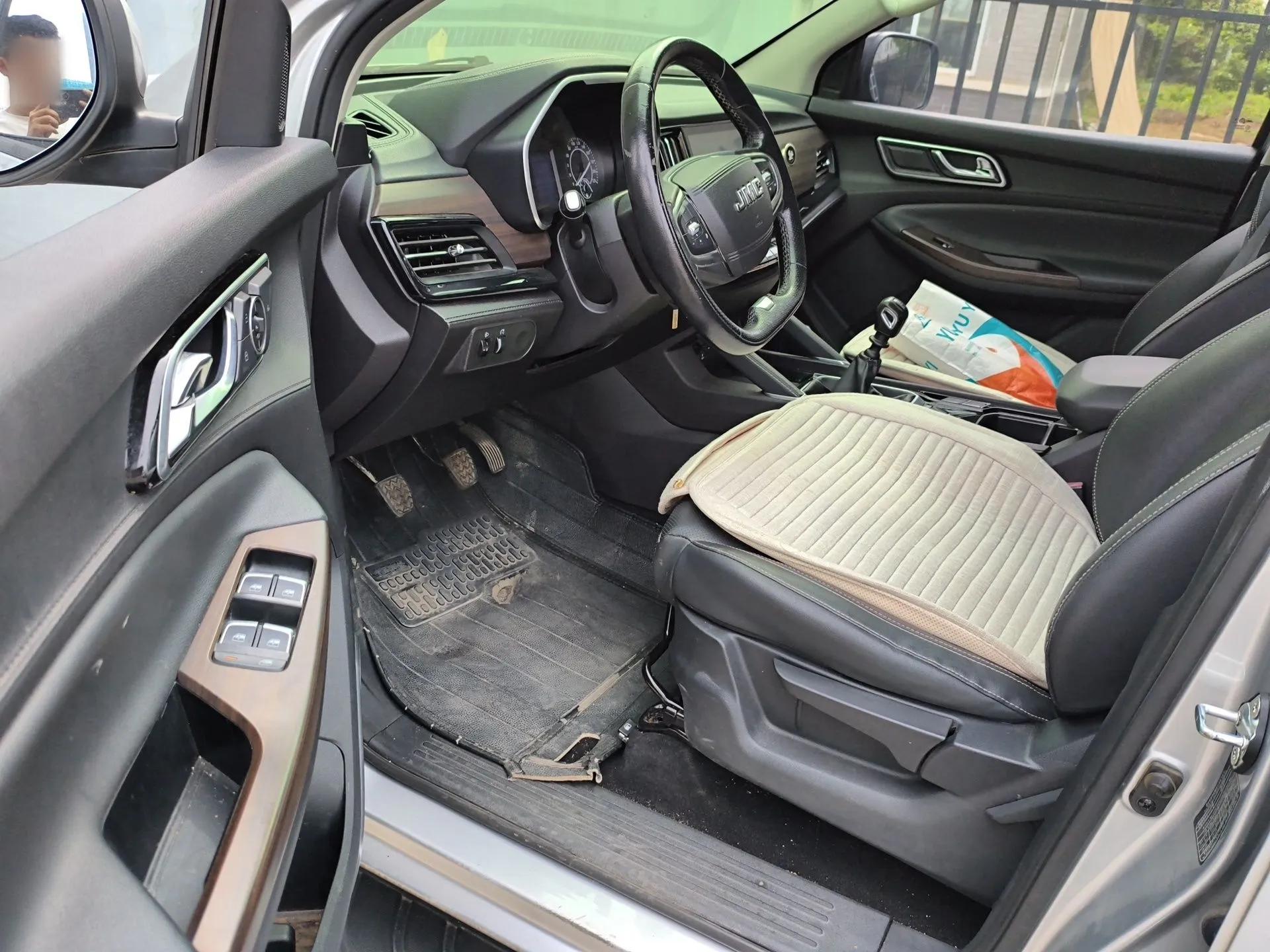 JMC Yuhu 9 2019 2.0T Manual Gasoline Two-Wheel Drive Comfort Edition — миниатюра 17