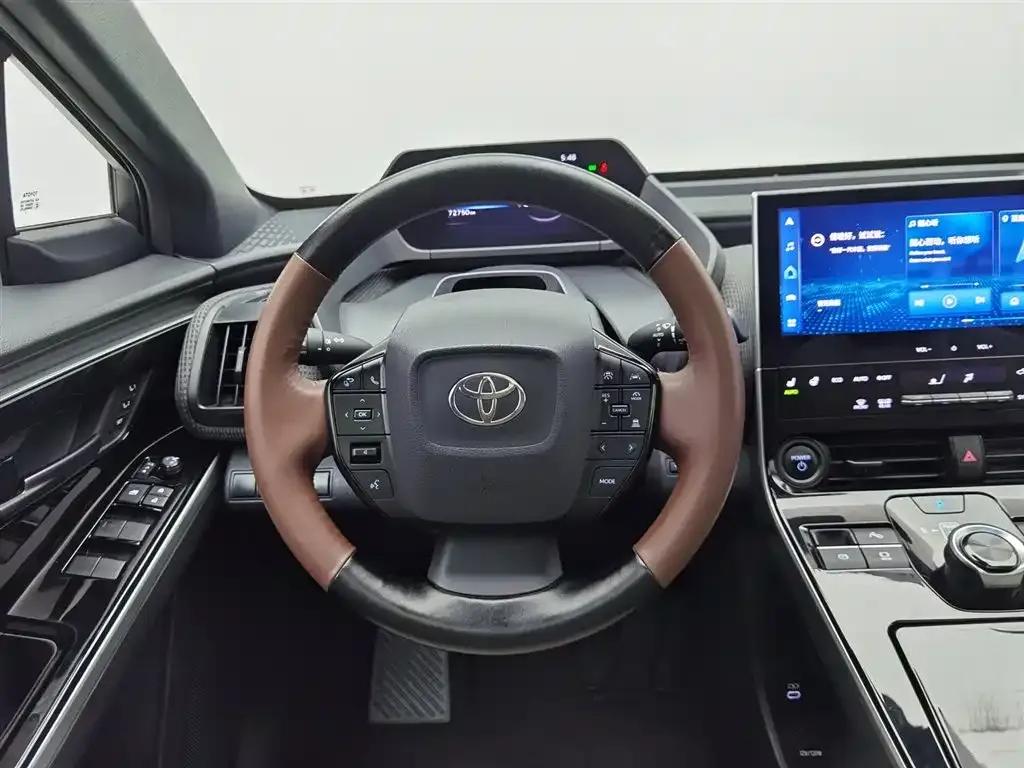 FAW Toyota bZ4X 2022 All-Wheel Drive High-Performance PRO Edition — миниатюра 11